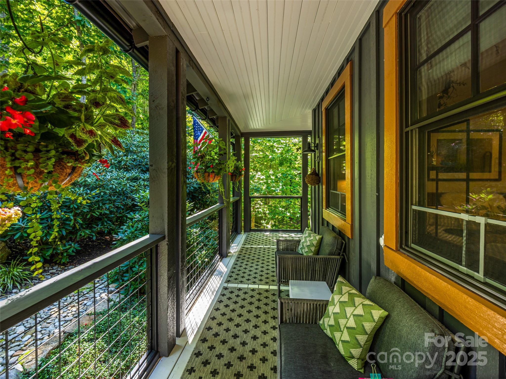 286 Hedgewood Drive