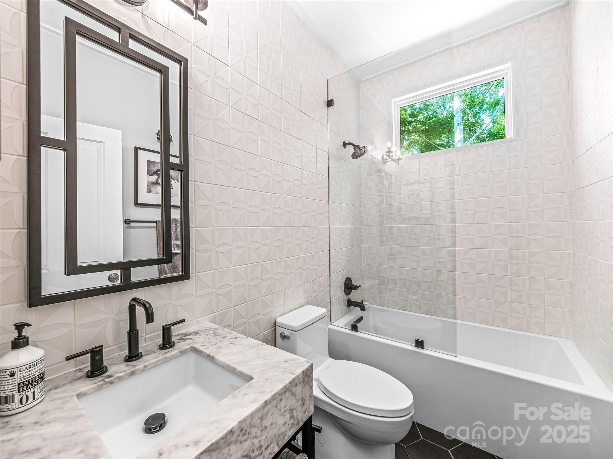 286 Hedgewood Drive