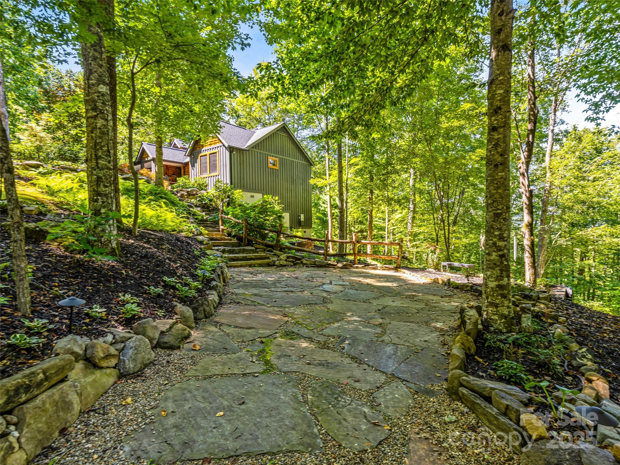 286 Hedgewood Drive