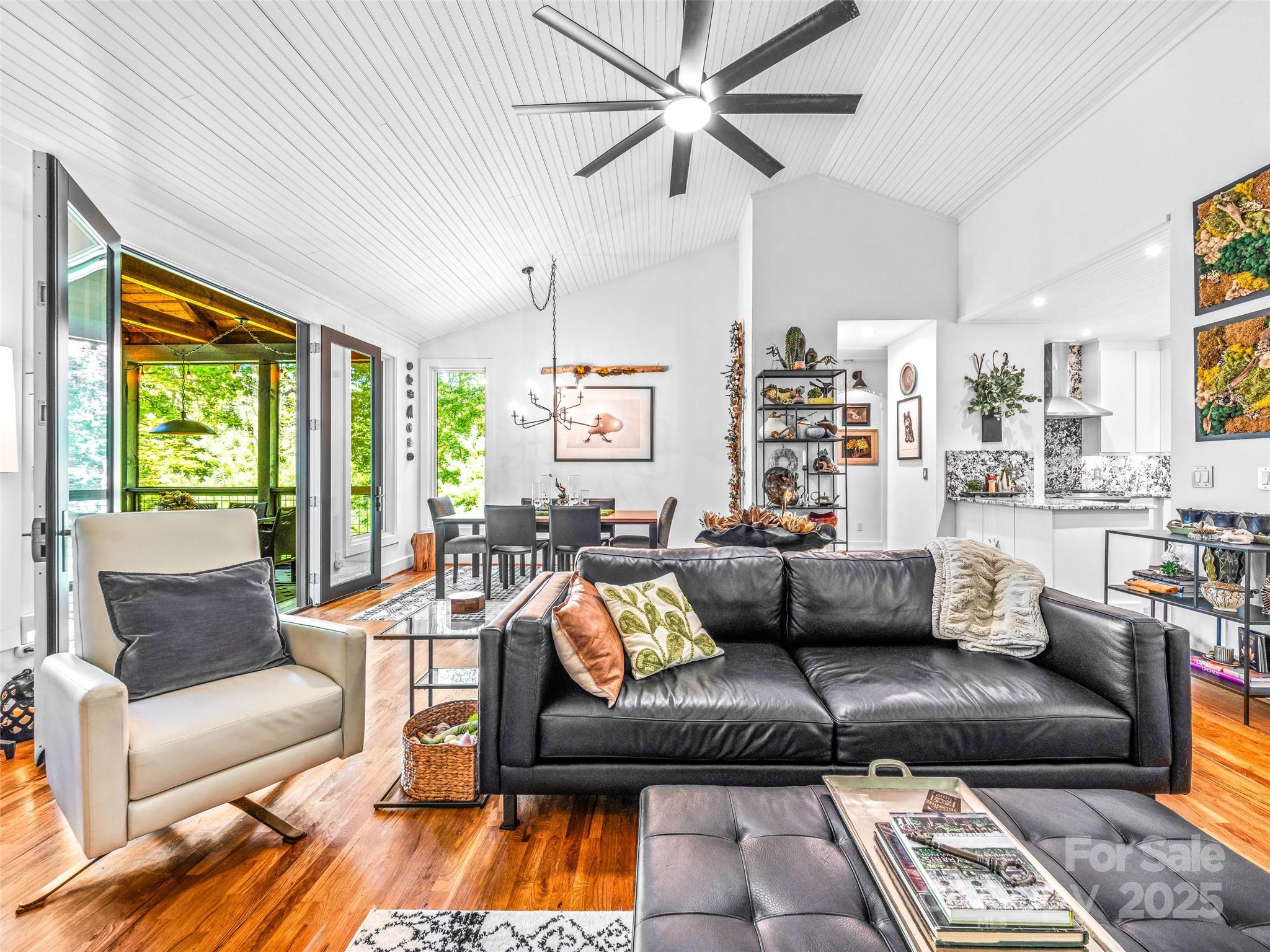 286 Hedgewood Drive