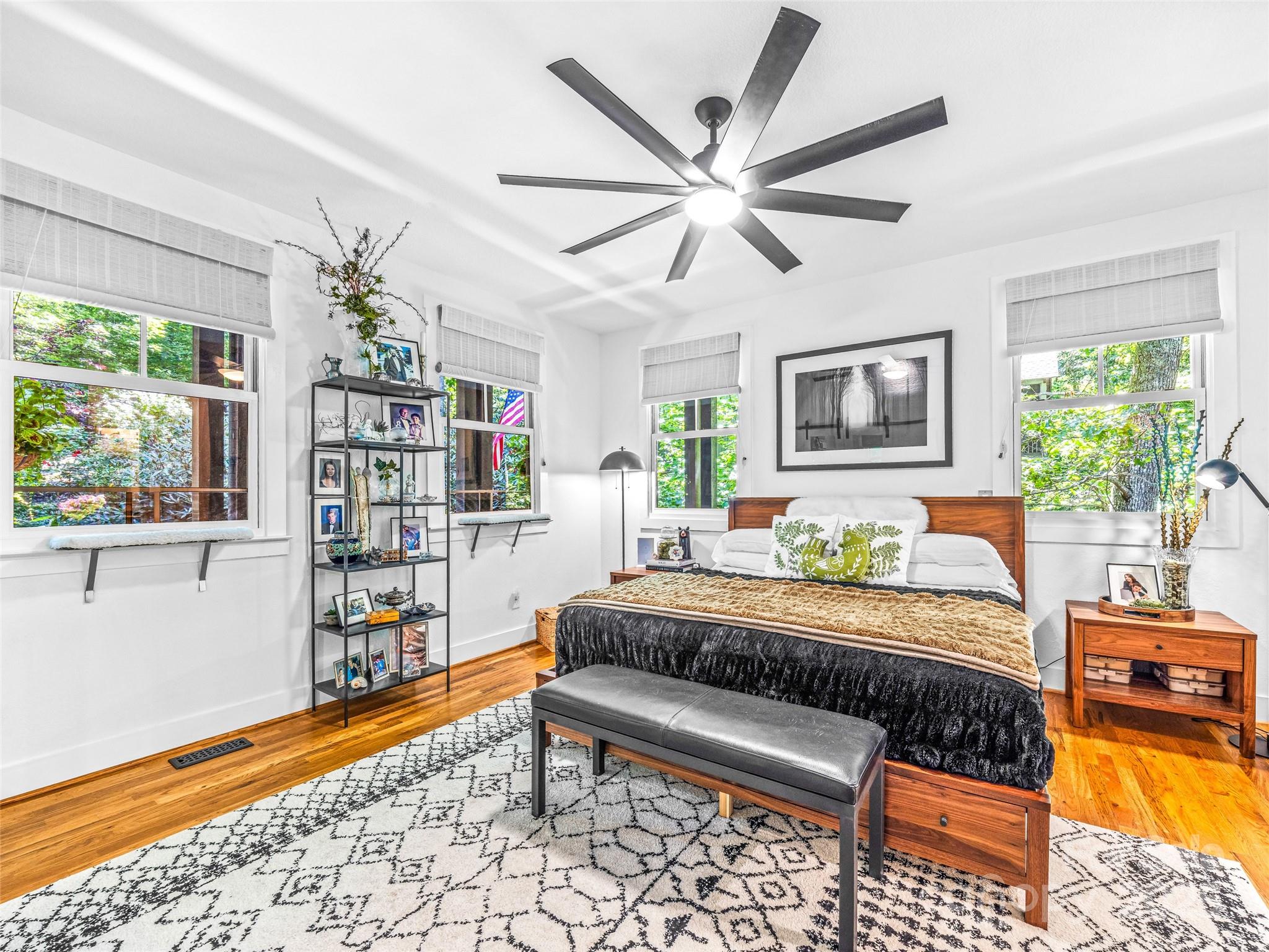 286 Hedgewood Drive