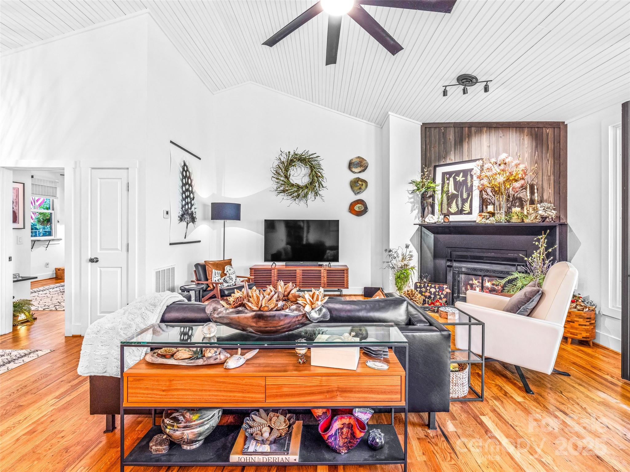 286 Hedgewood Drive