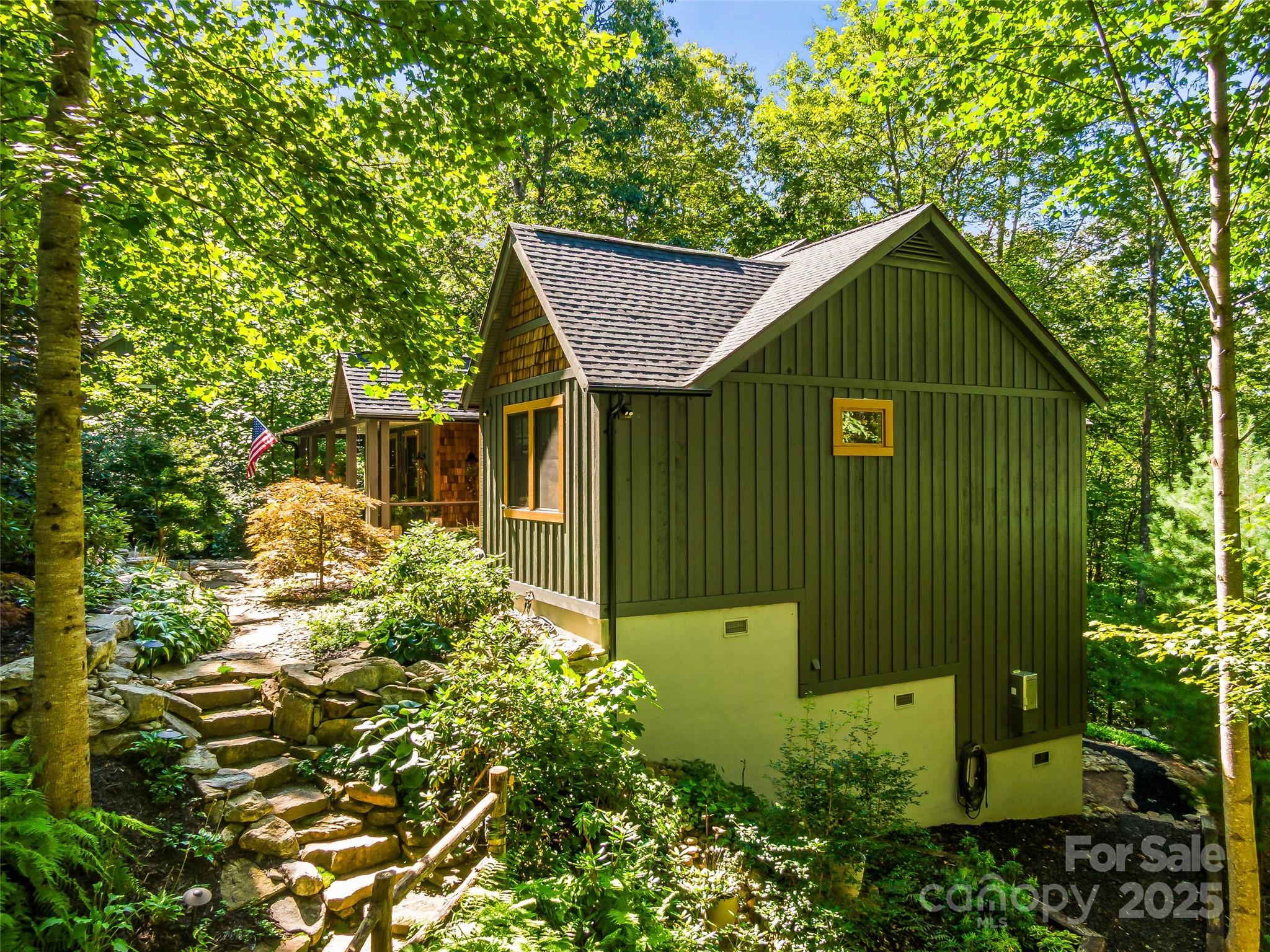 286 Hedgewood Drive