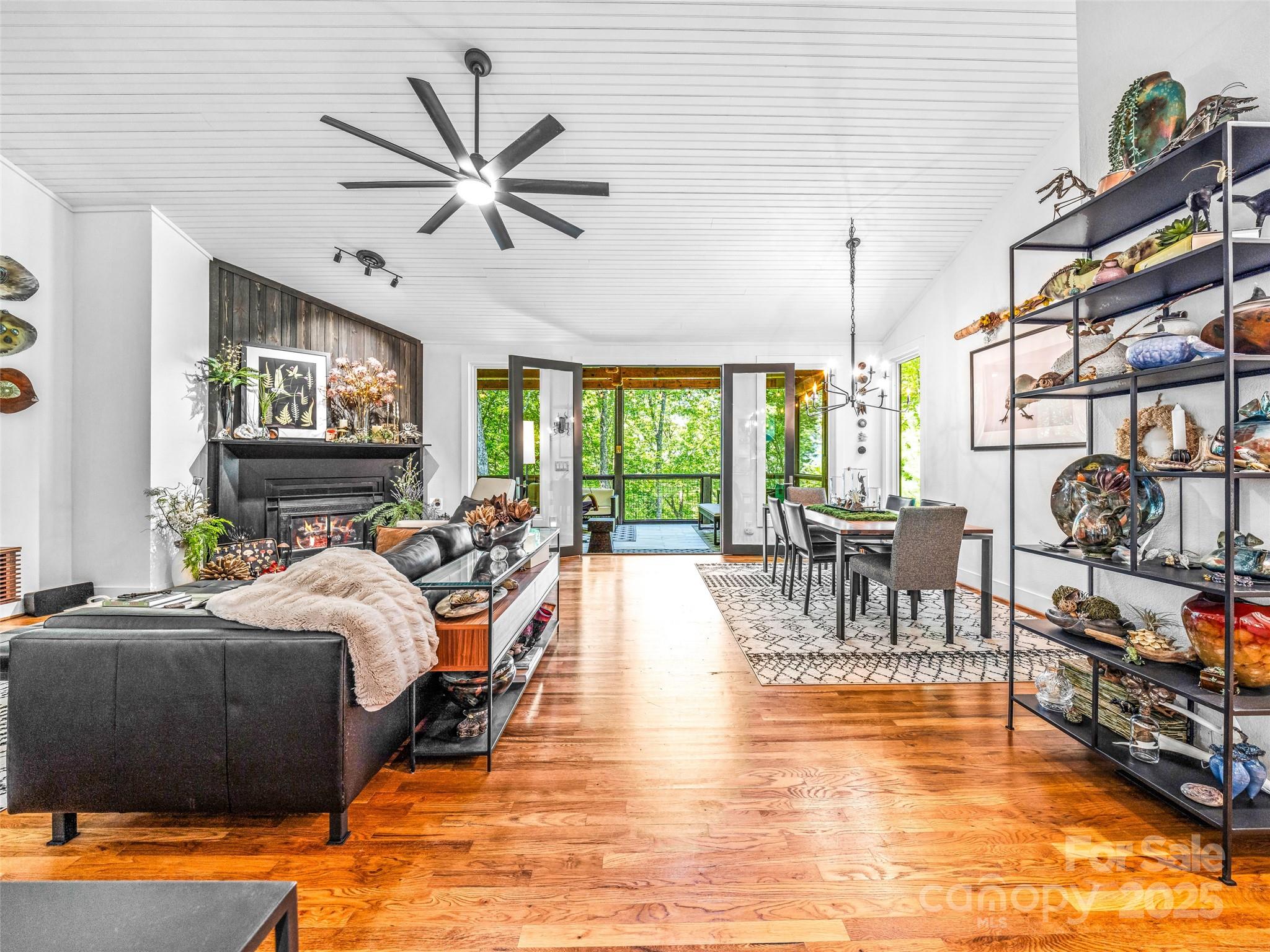 286 Hedgewood Drive