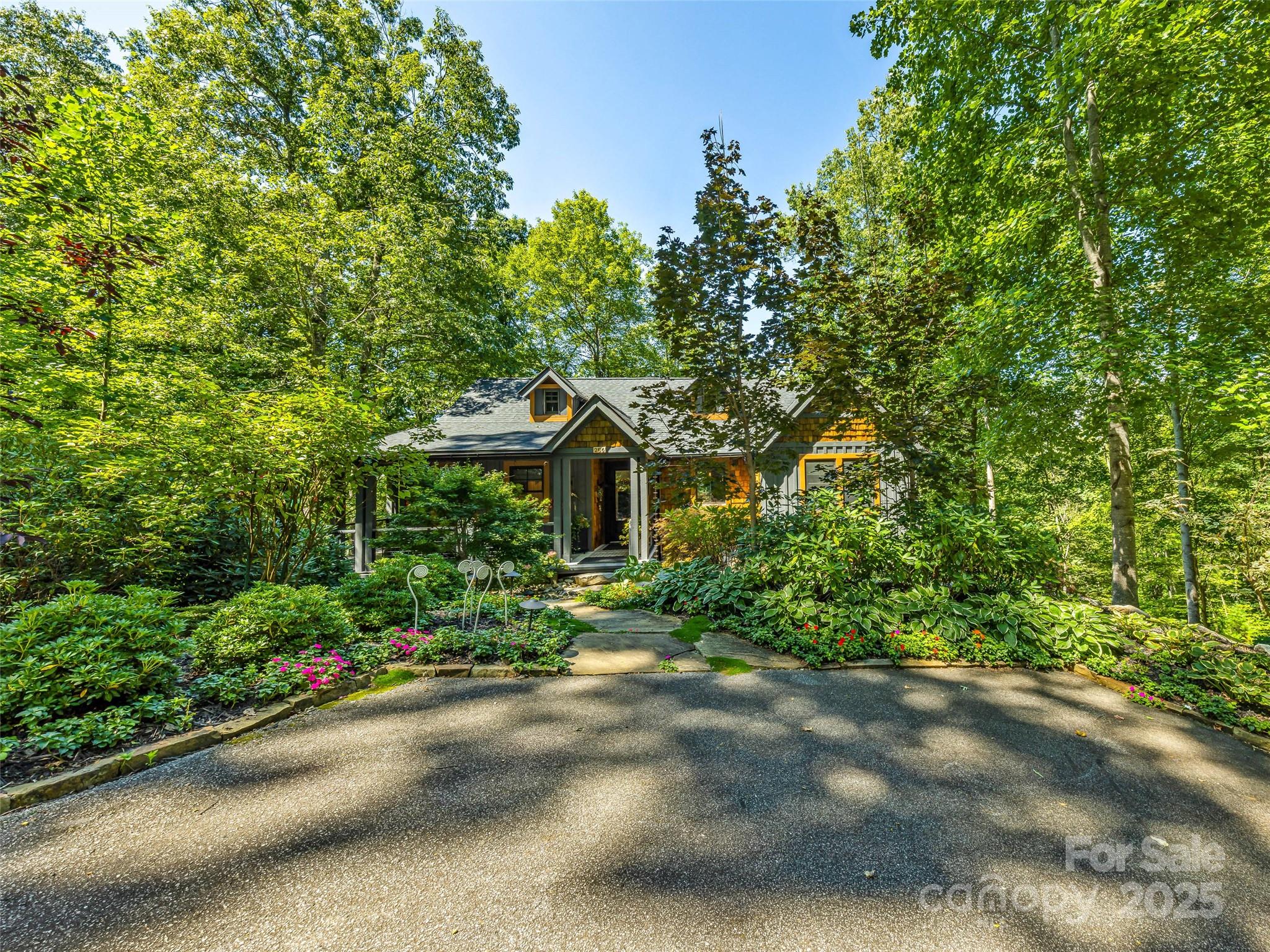 286 Hedgewood Drive