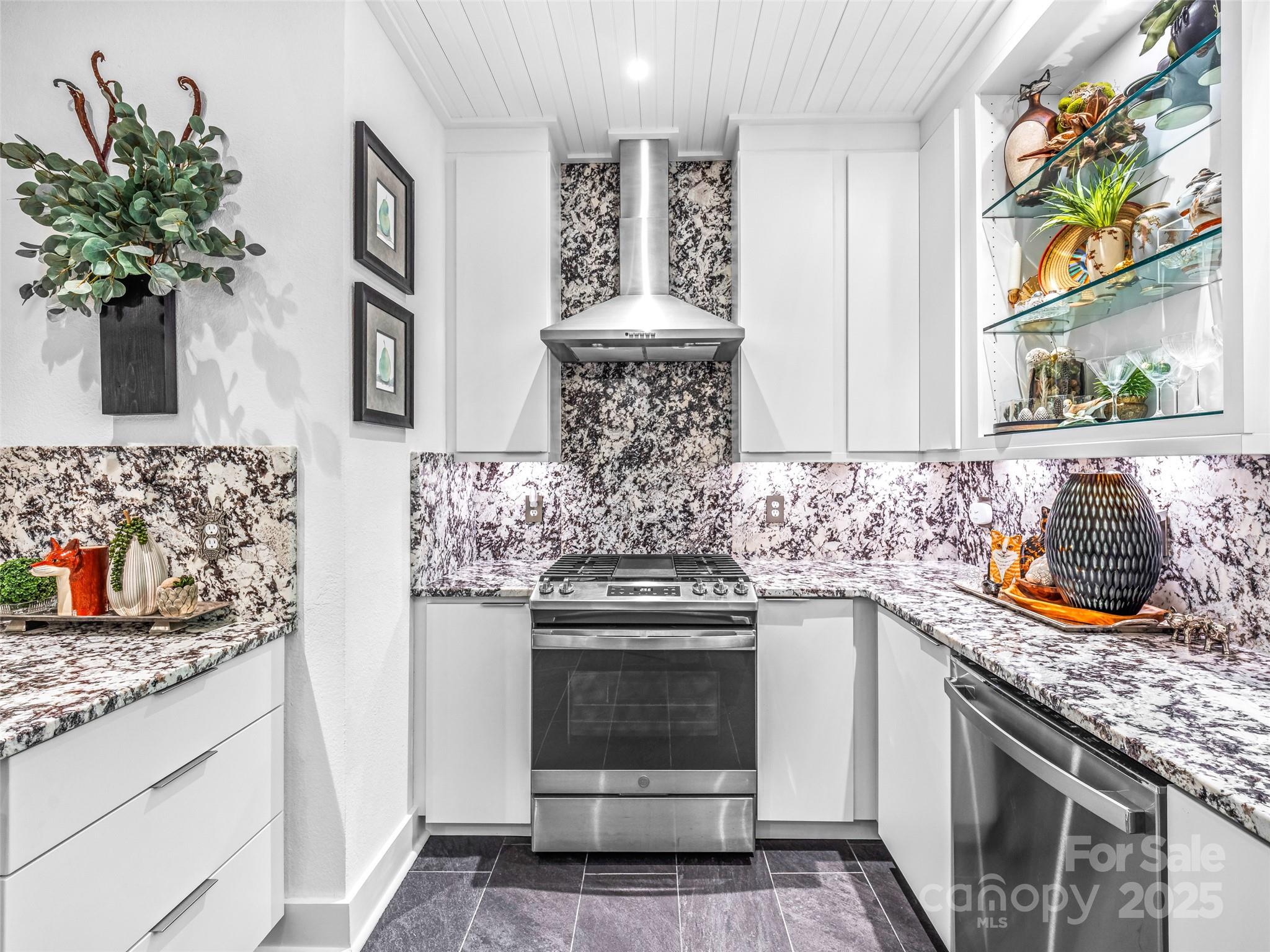 286 Hedgewood Drive