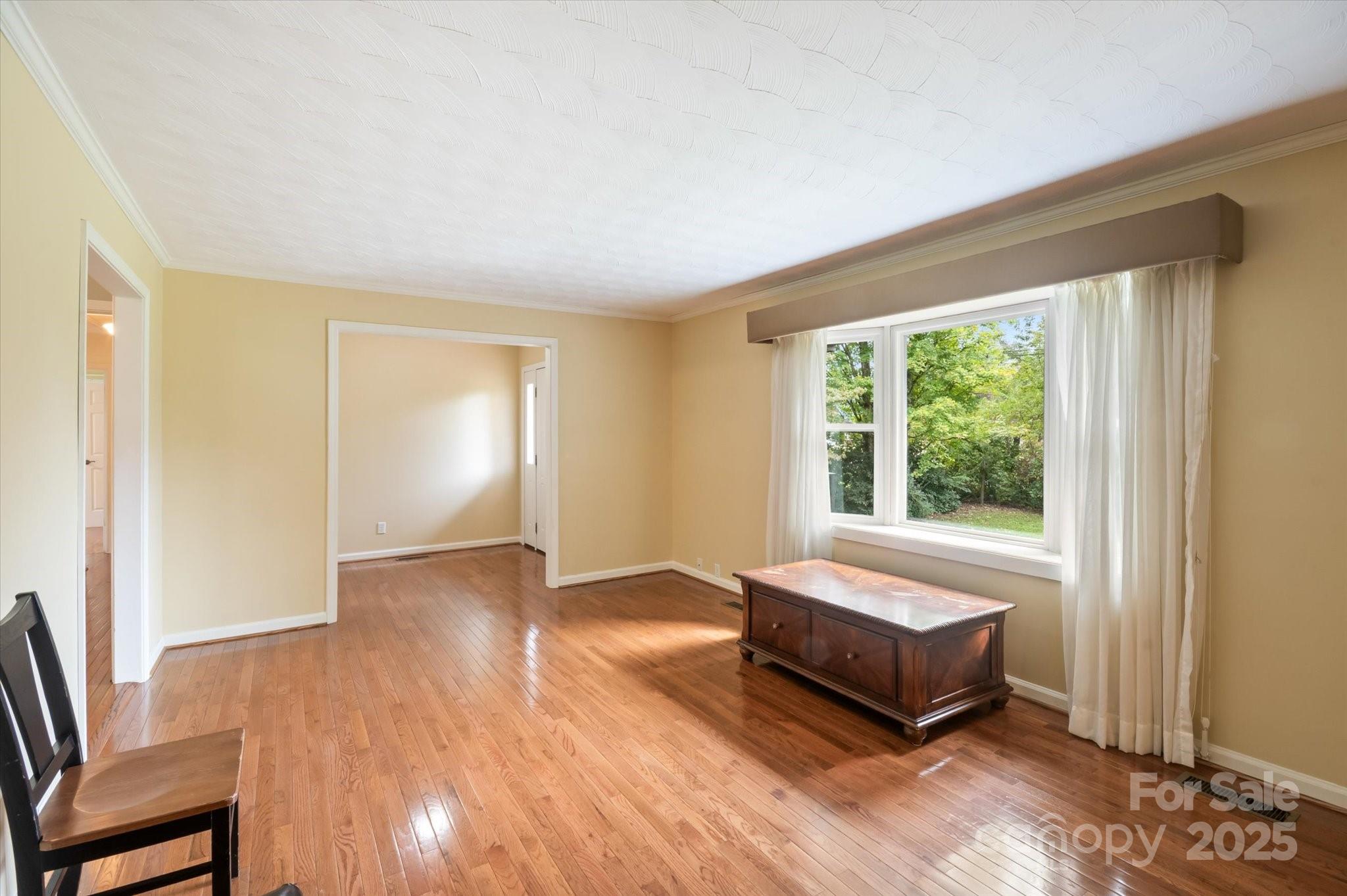 196 Broadview Circle