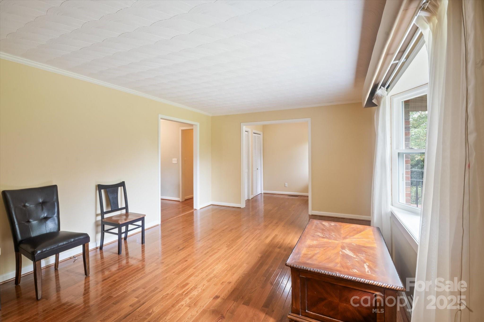 196 Broadview Circle