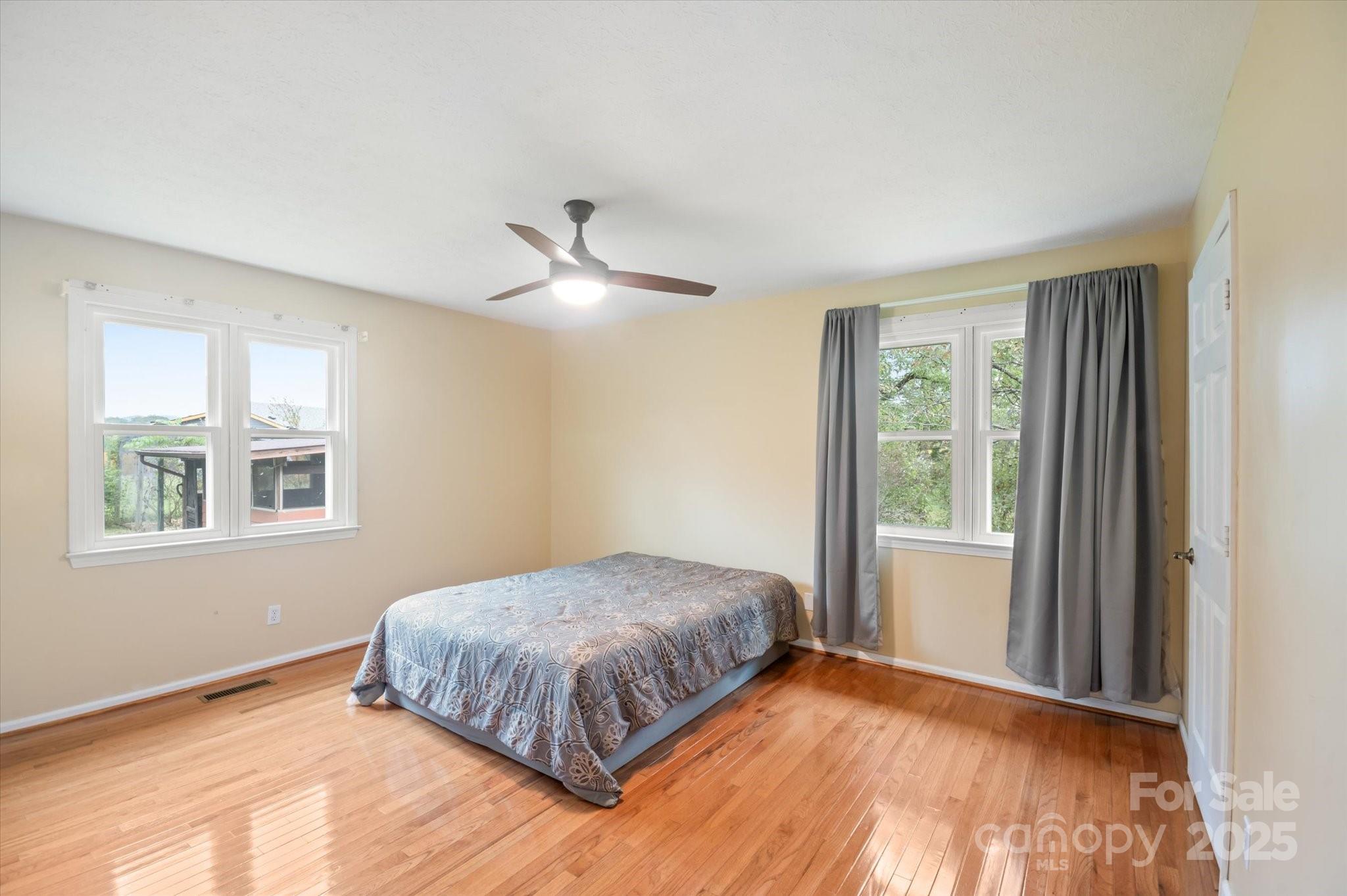 196 Broadview Circle
