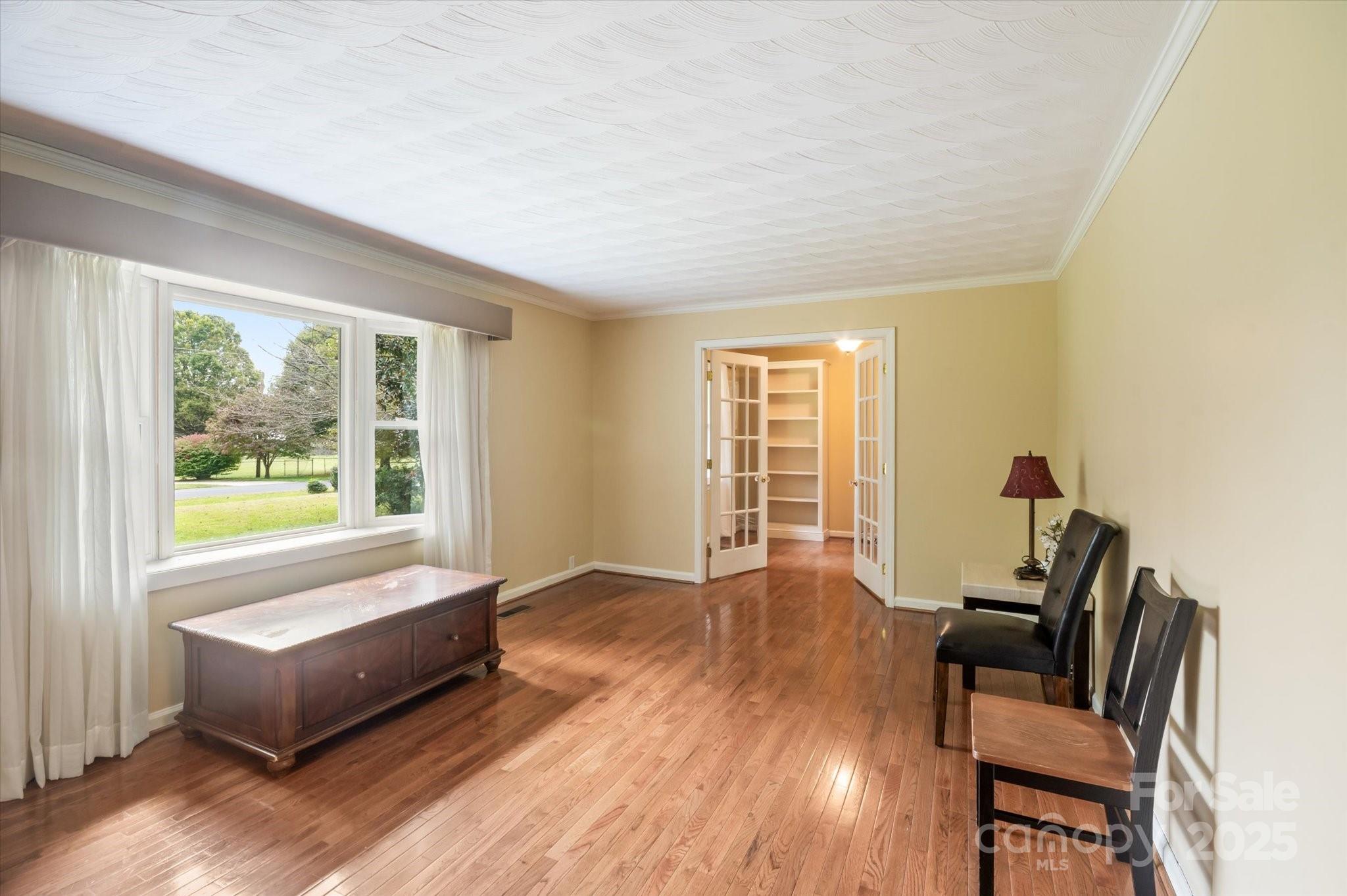 196 Broadview Circle