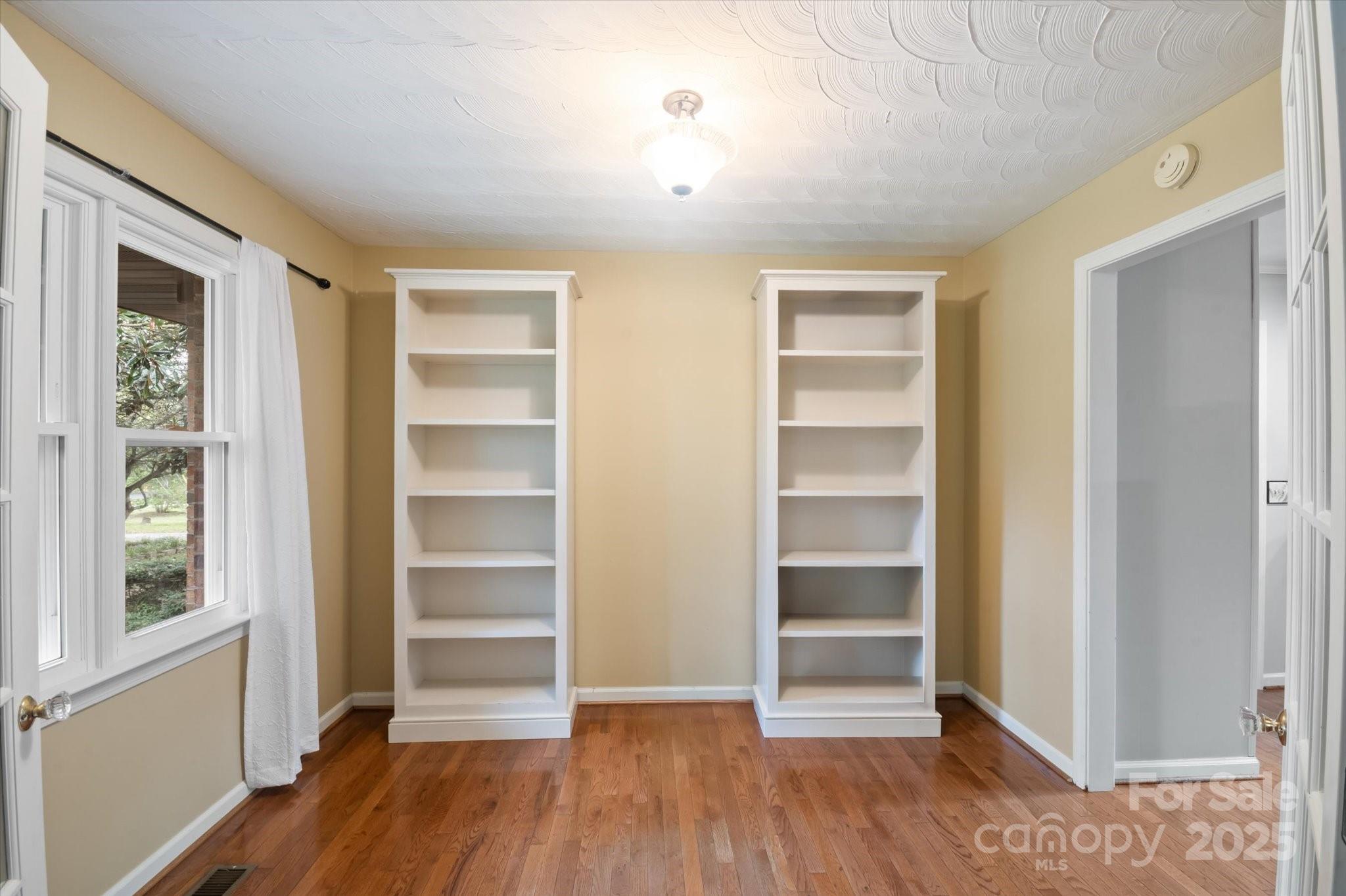 196 Broadview Circle