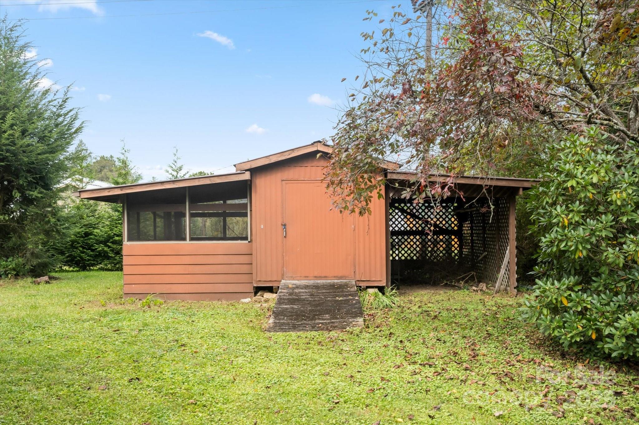 196 Broadview Circle