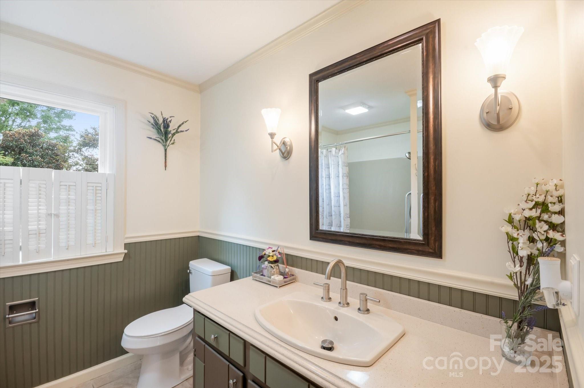196 Broadview Circle