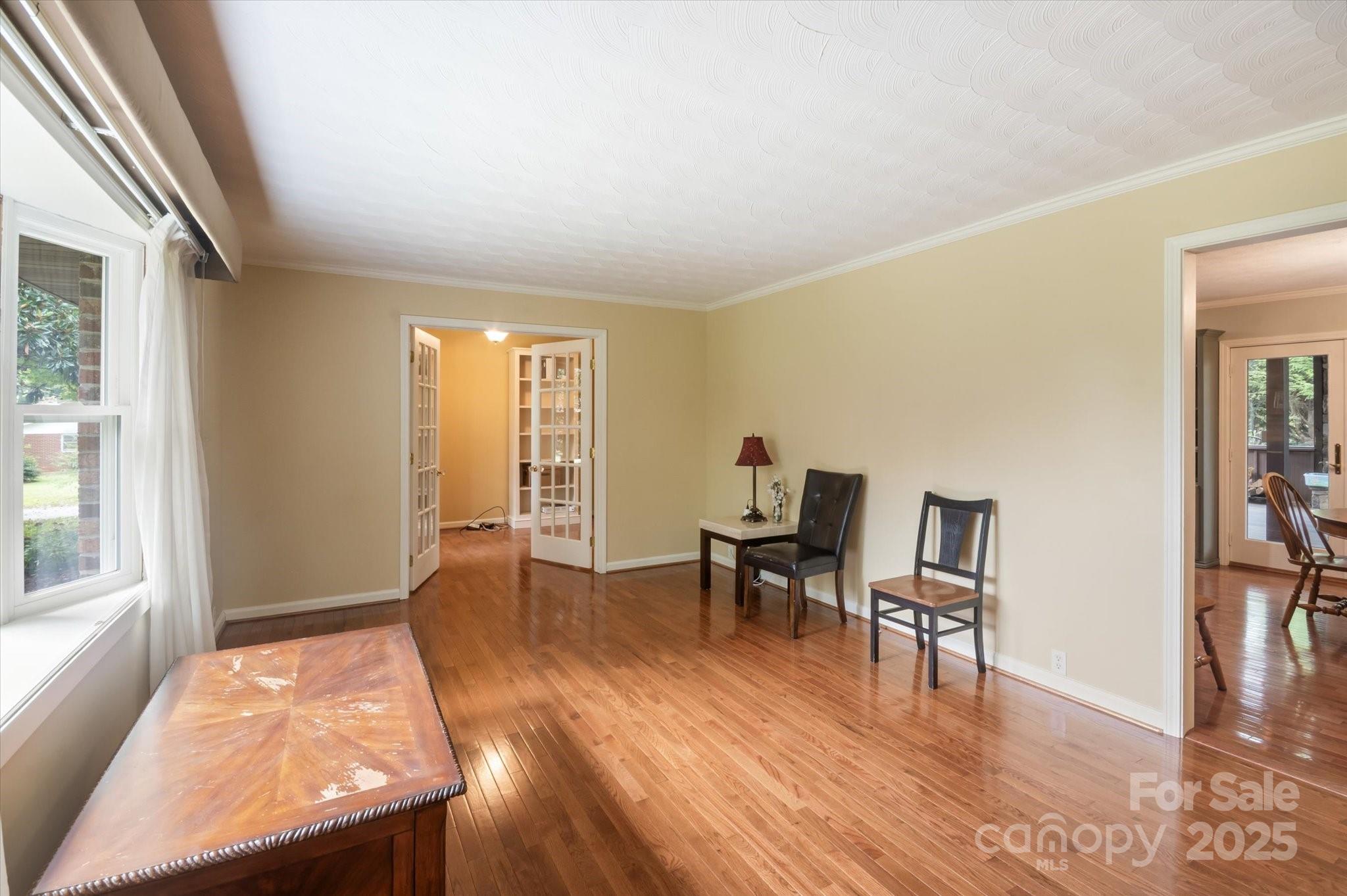 196 Broadview Circle