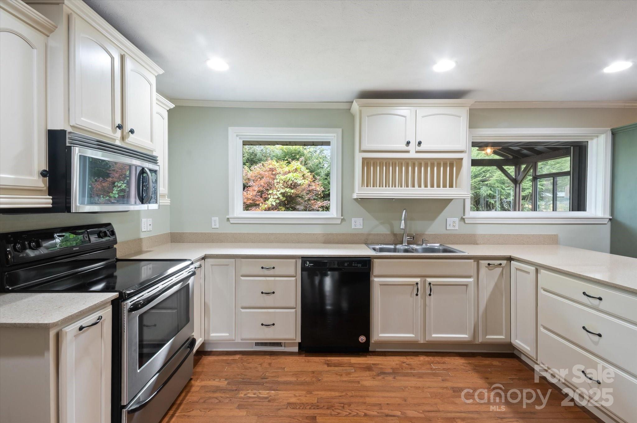 196 Broadview Circle