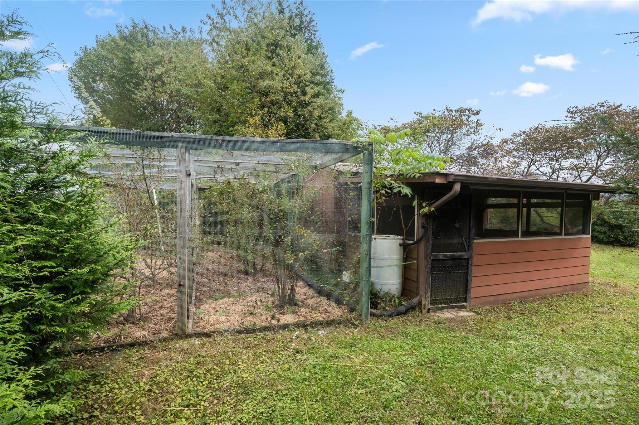 196 Broadview Circle
