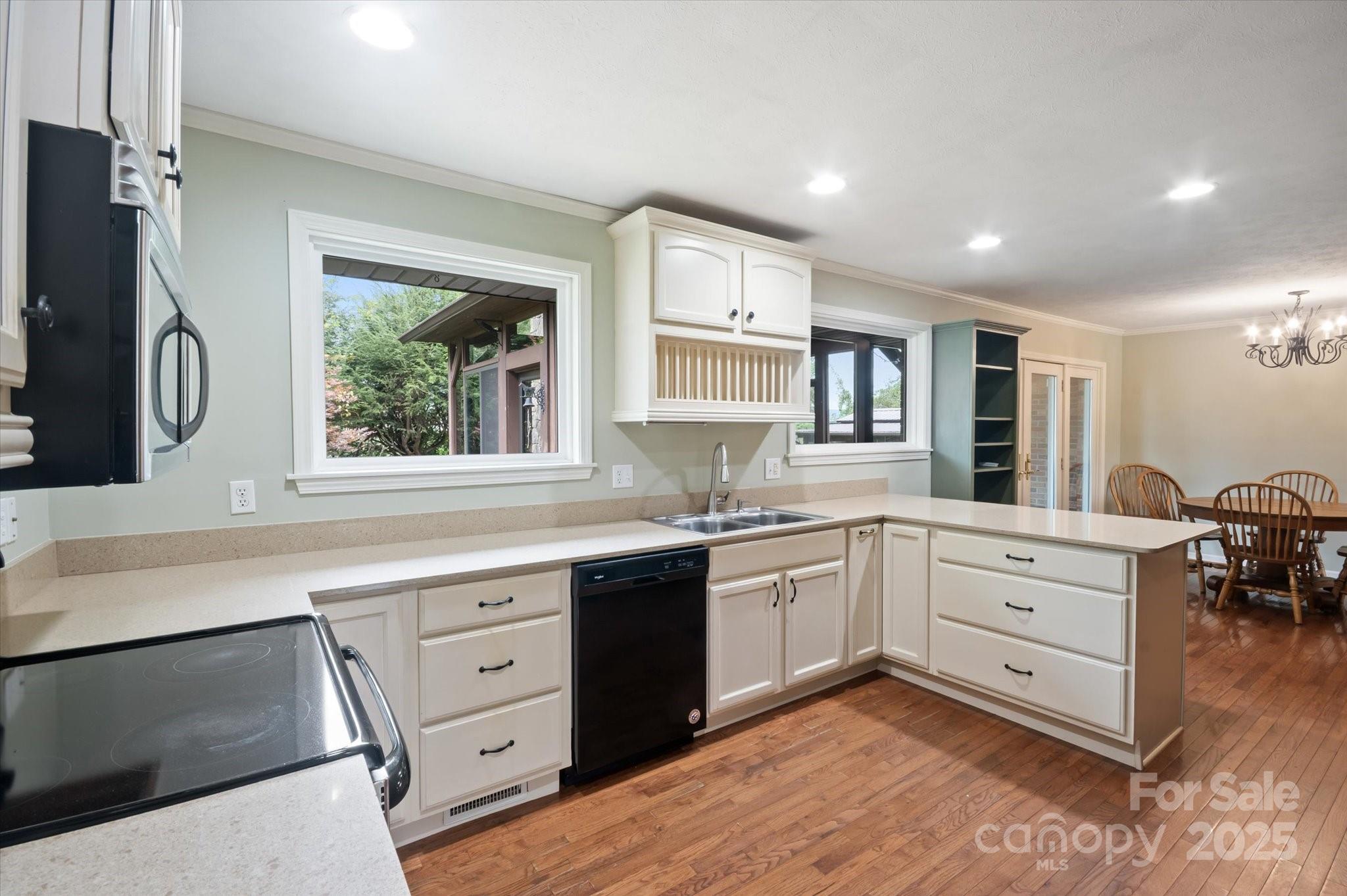 196 Broadview Circle