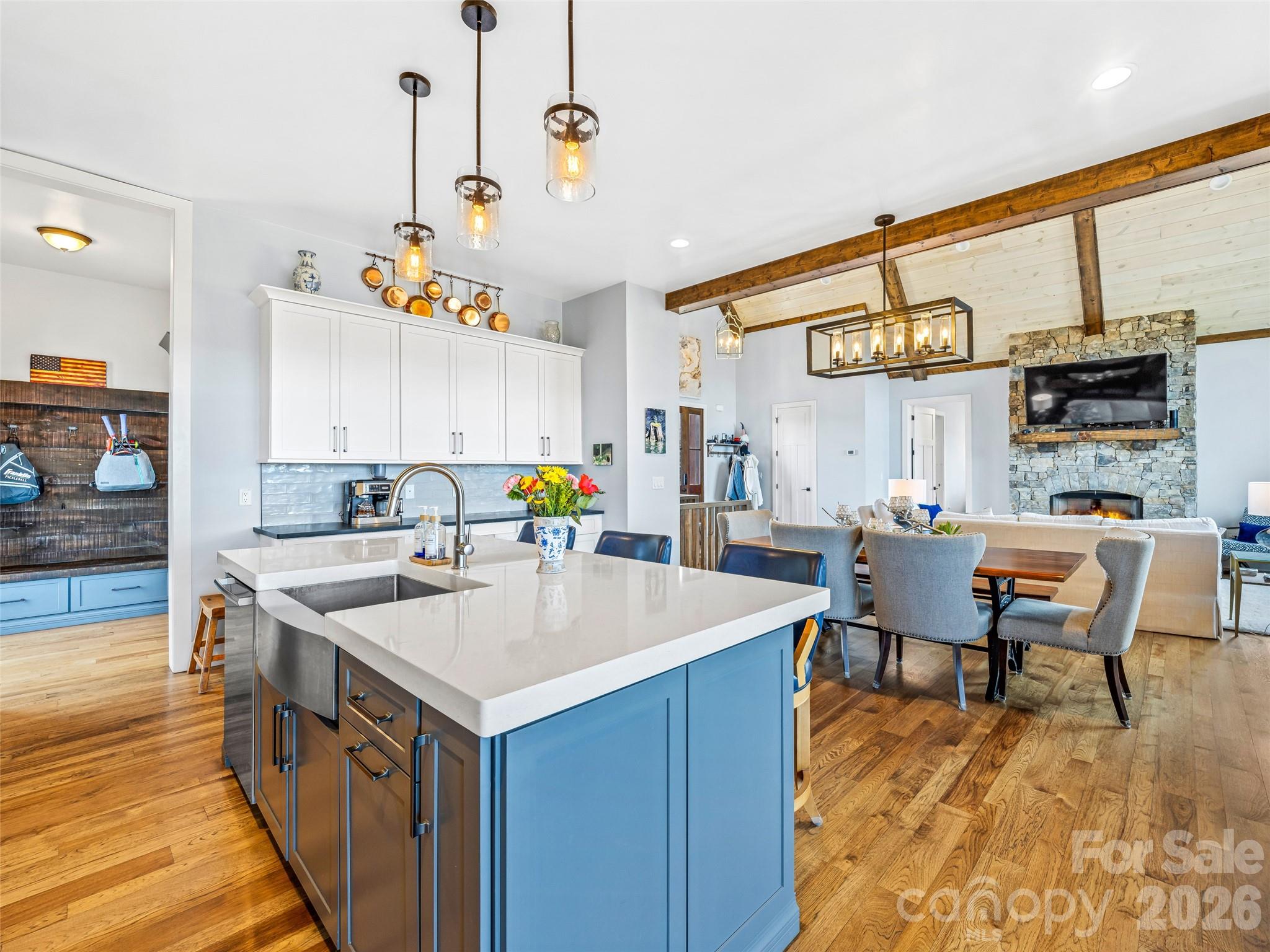 1839 Grandview Drive