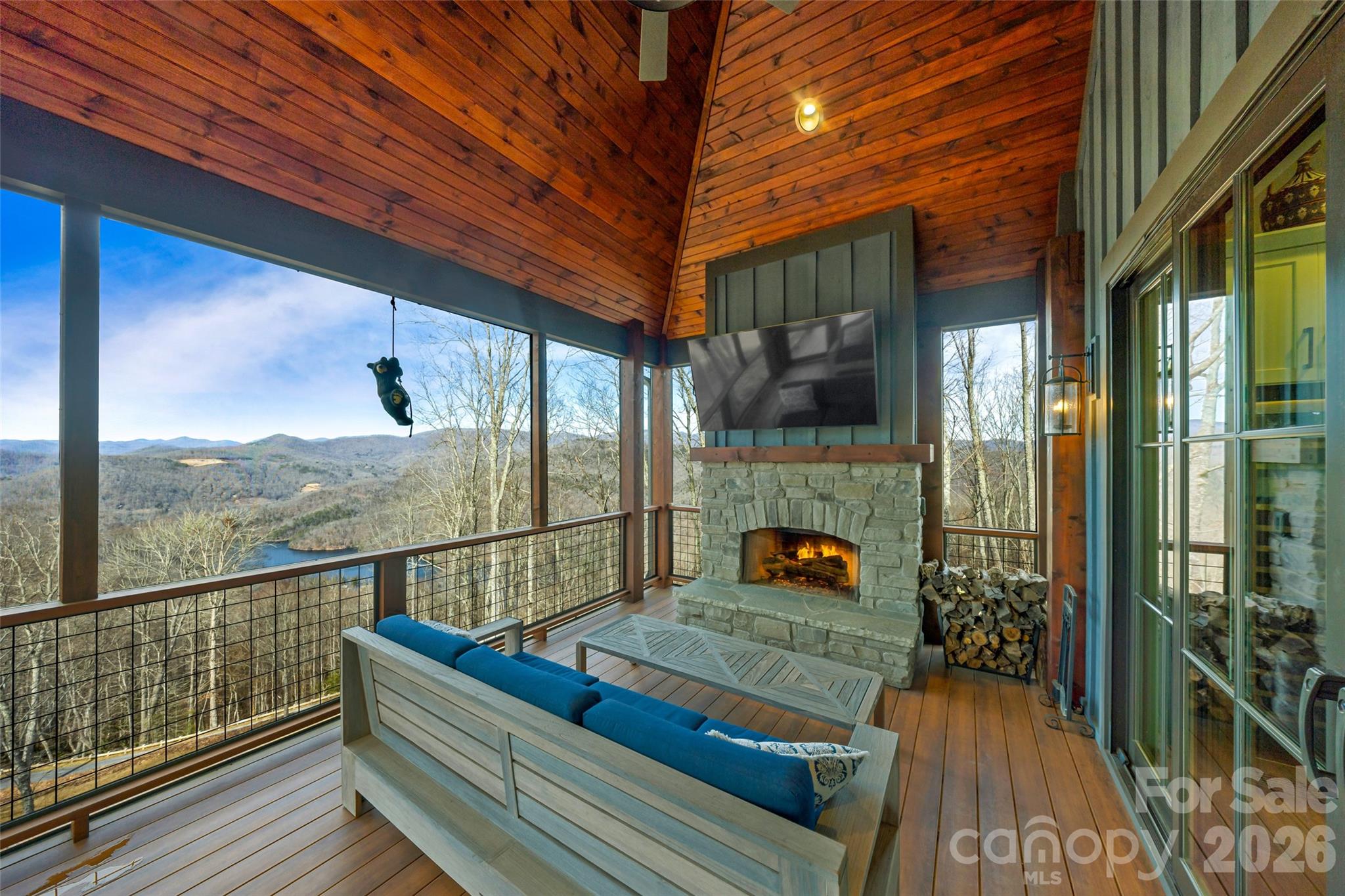 1839 Grandview Drive