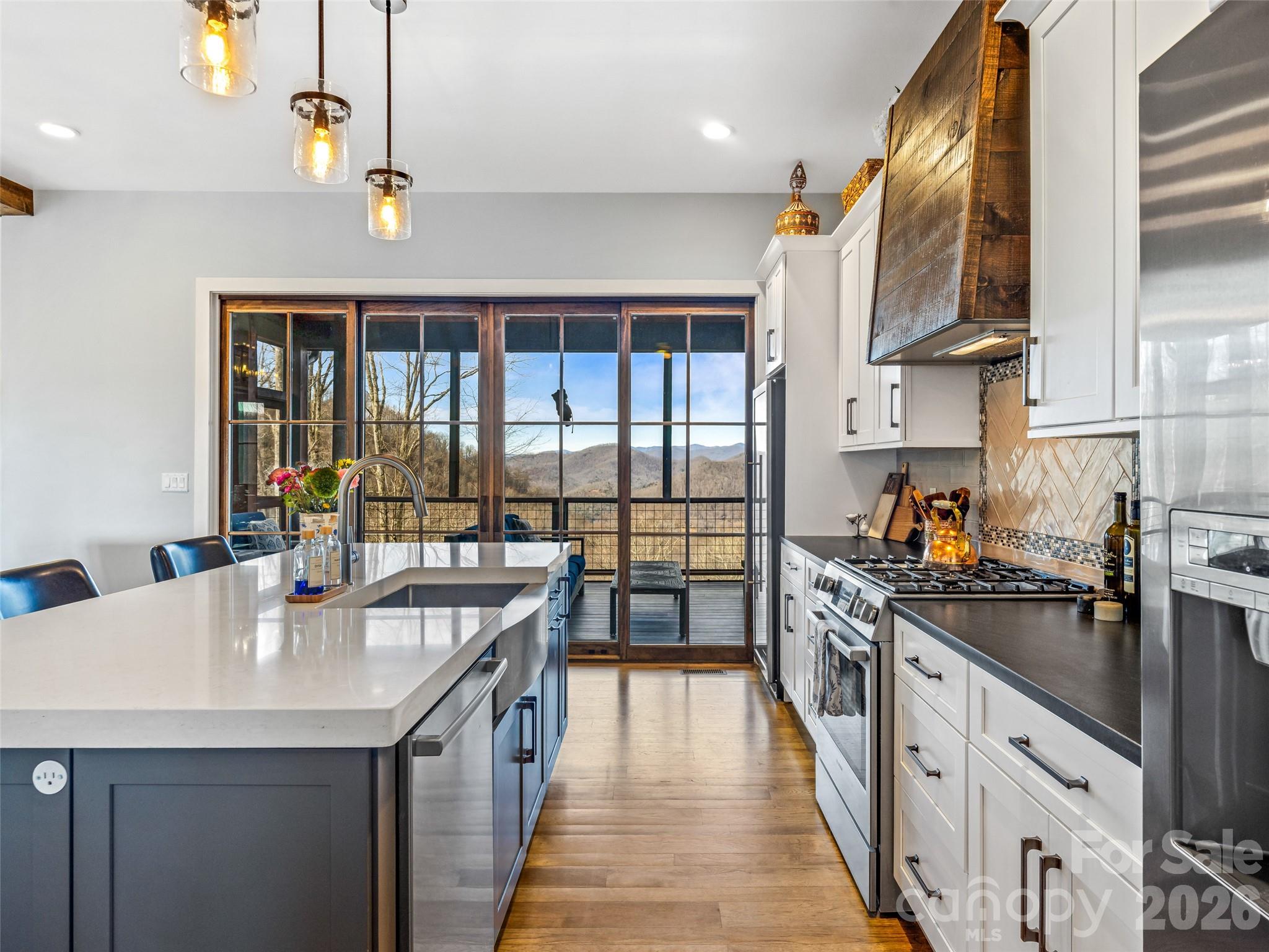 1839 Grandview Drive