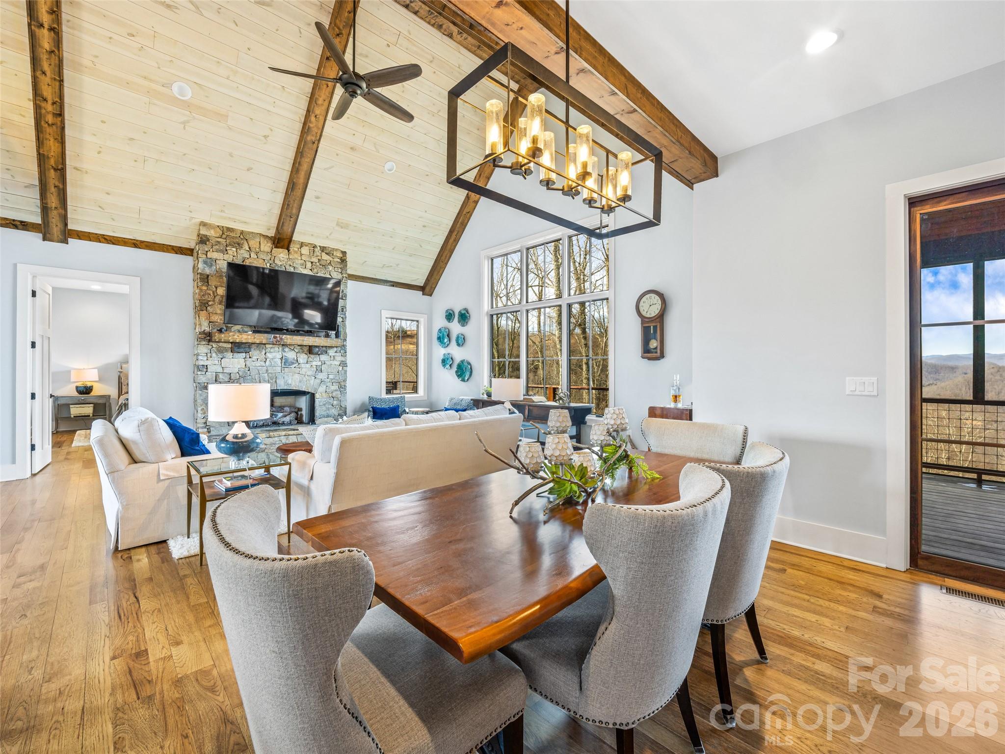 1839 Grandview Drive