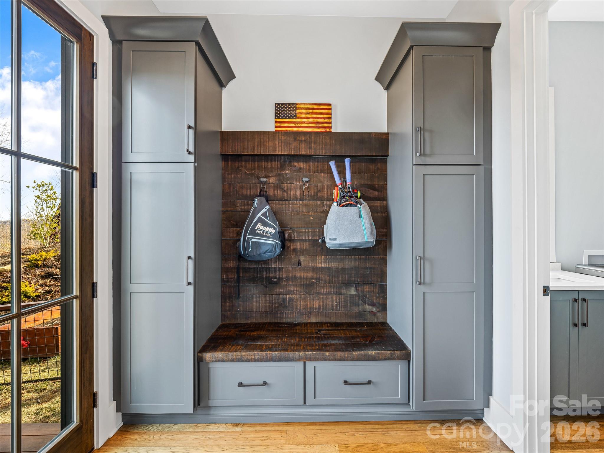 1839 Grandview Drive