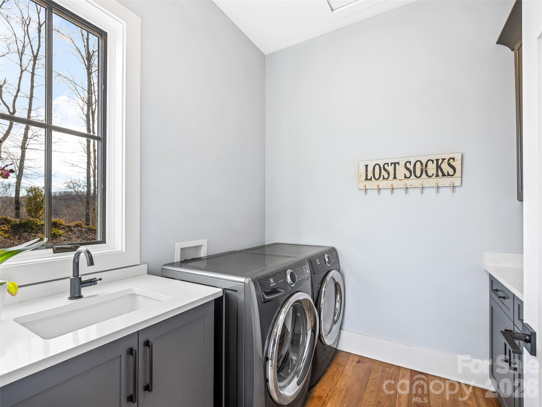 1839 Grandview Drive