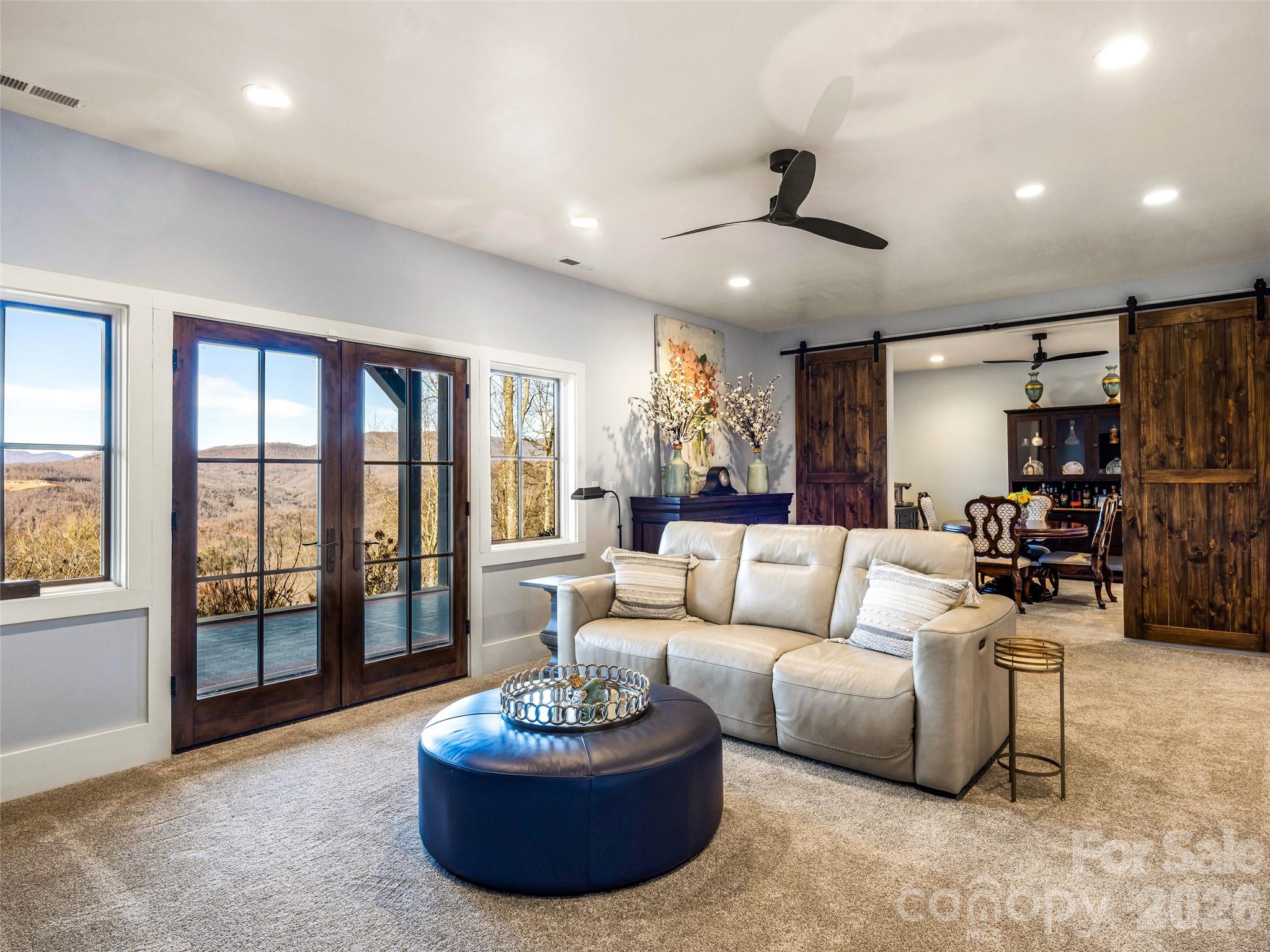 1839 Grandview Drive