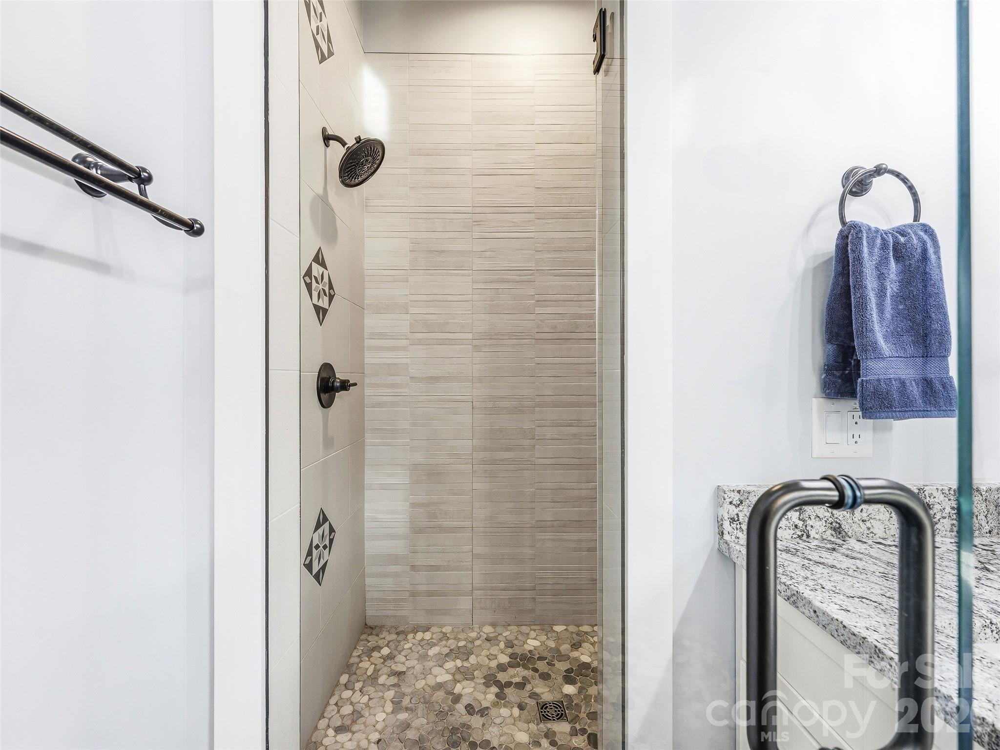 1839 Grandview Drive