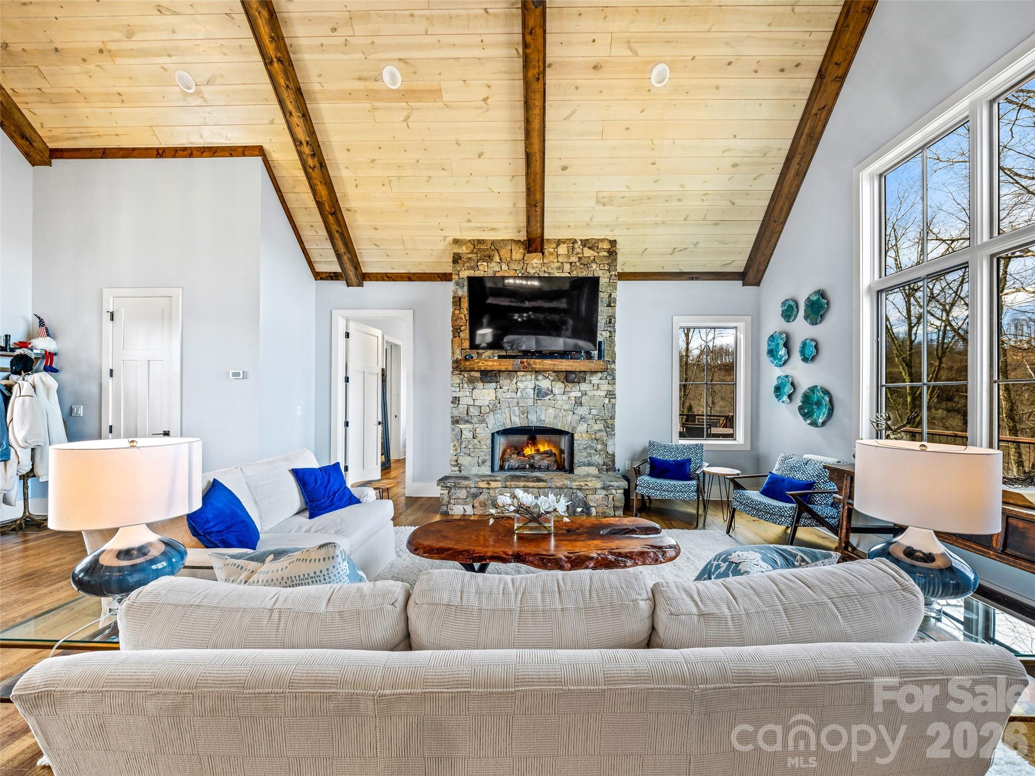 1839 Grandview Drive