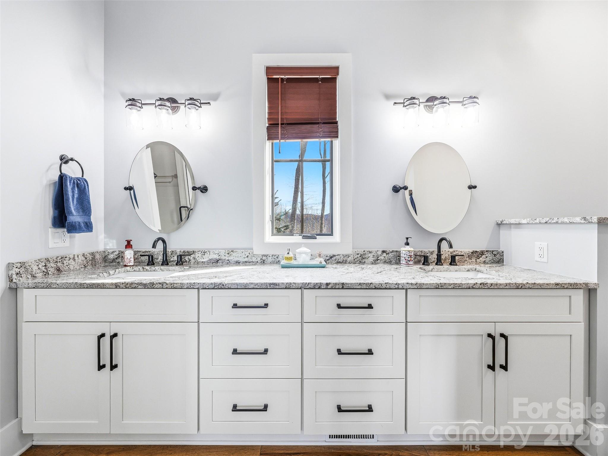 1839 Grandview Drive