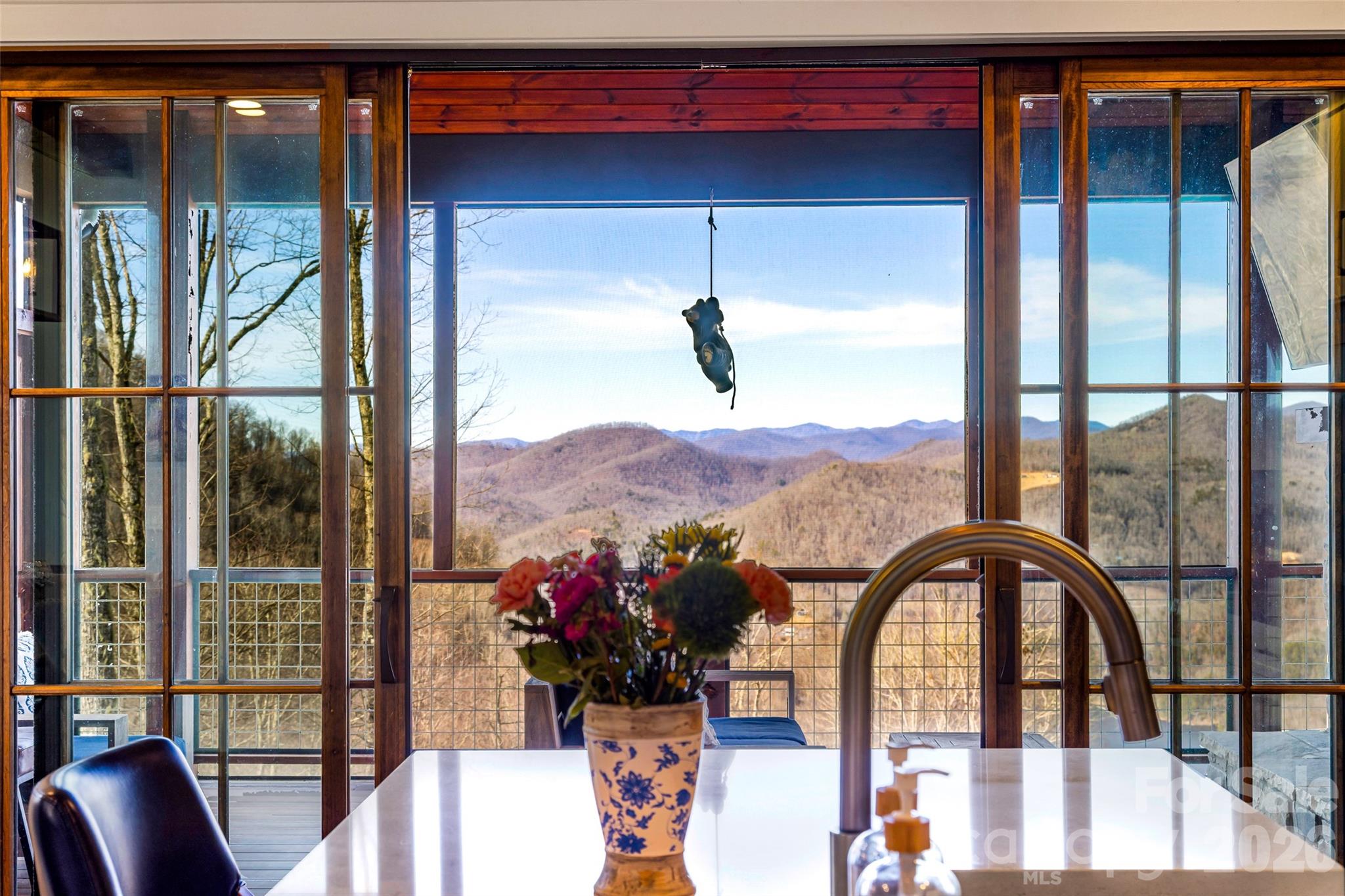 1839 Grandview Drive