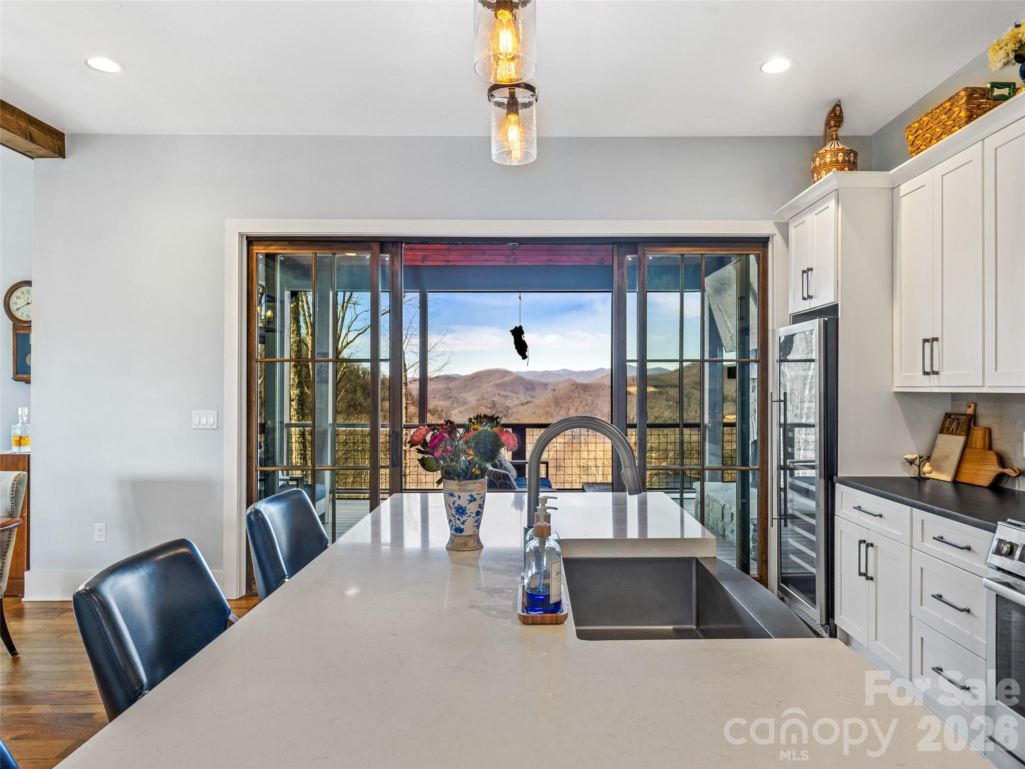 1839 Grandview Drive