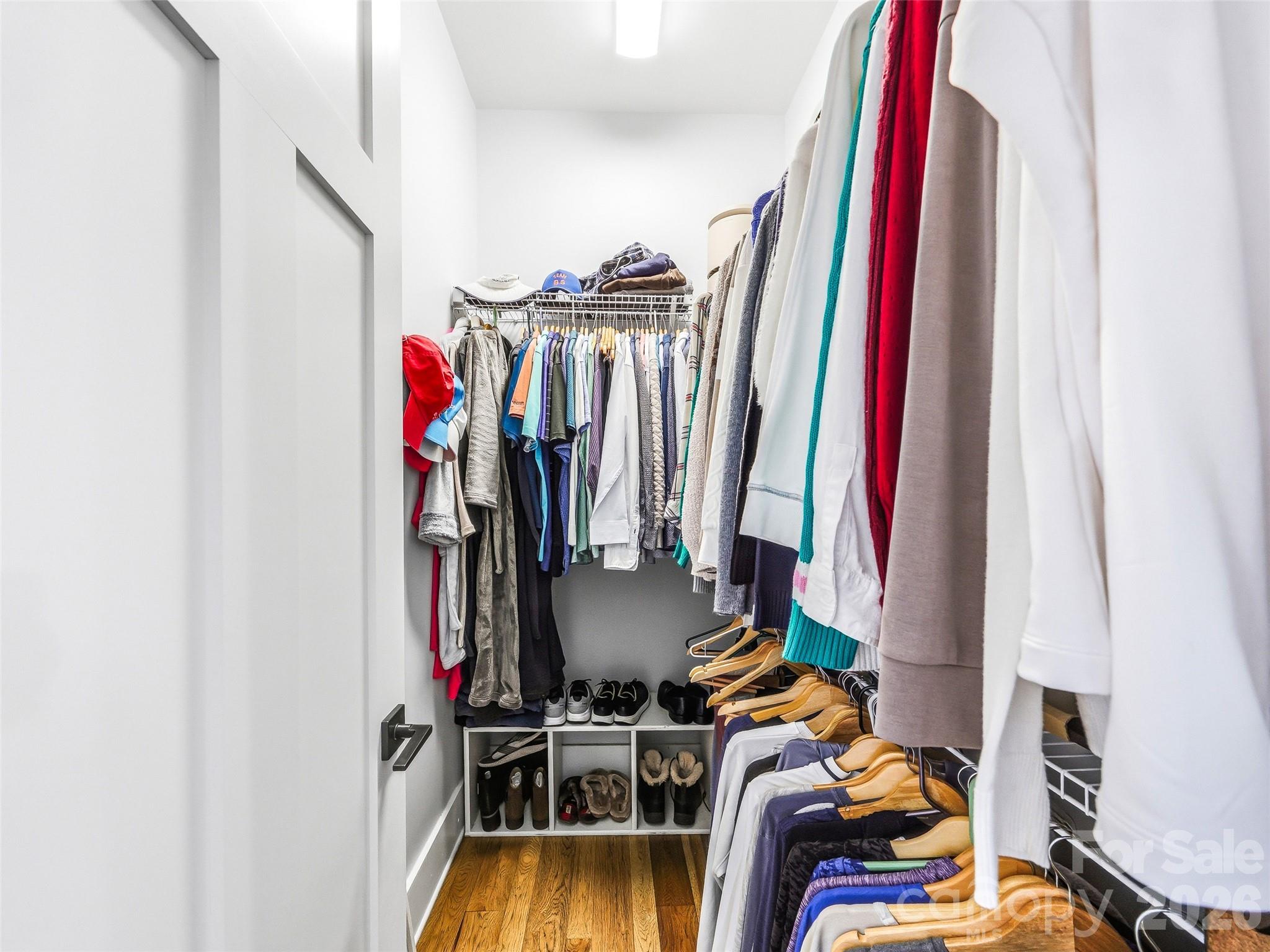 1839 Grandview Drive