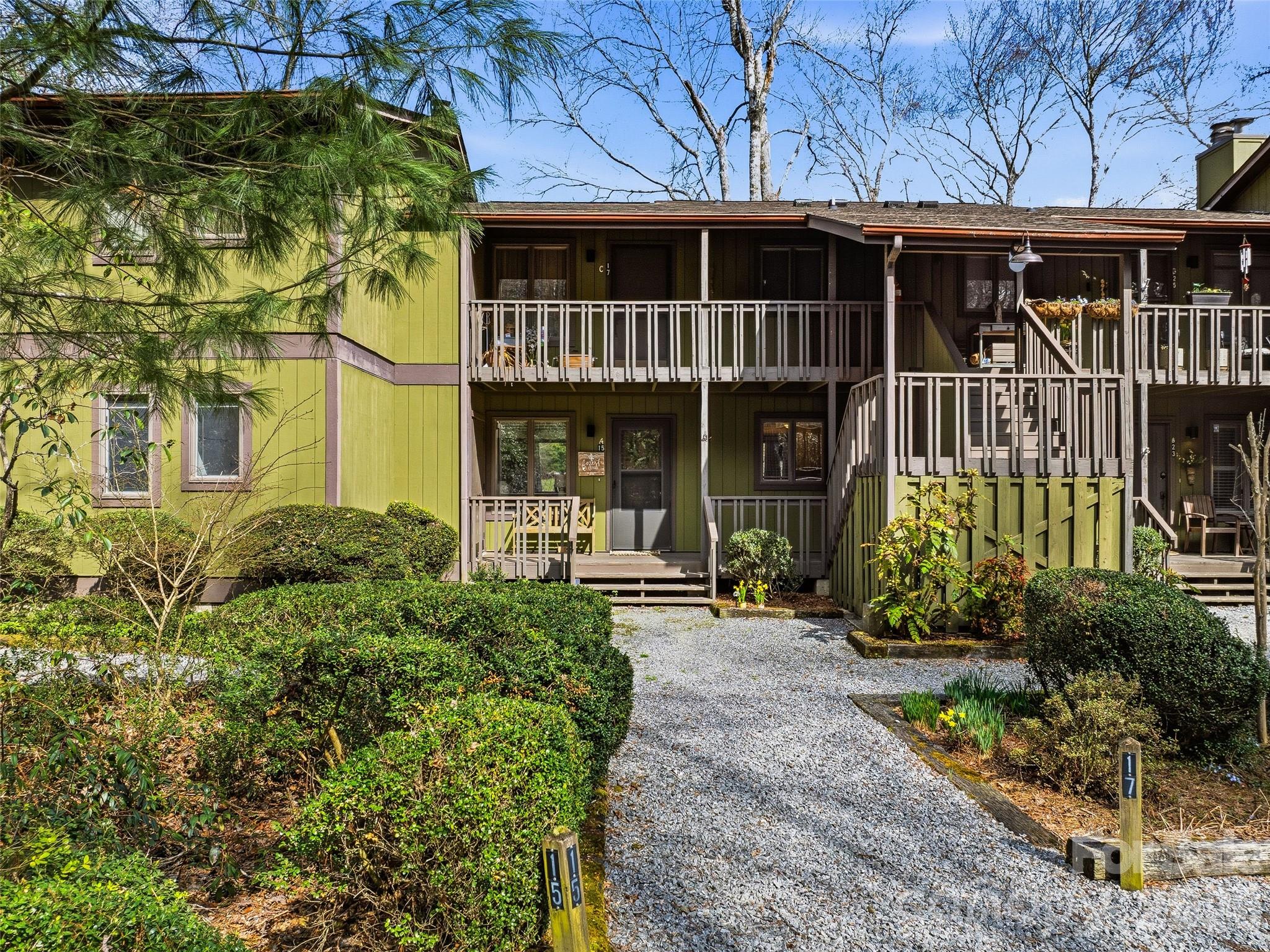 15 Gold Finch Court