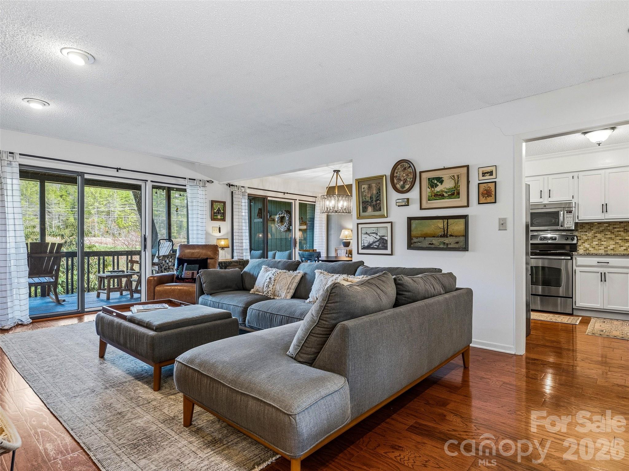 15 Gold Finch Court