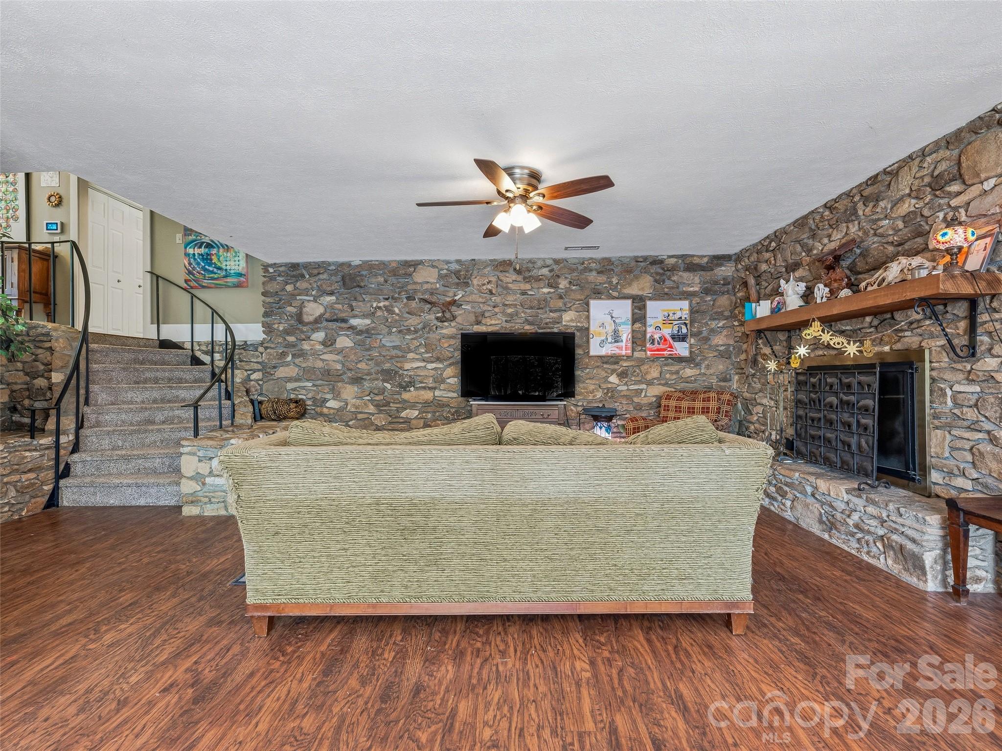 73 Redwood Street