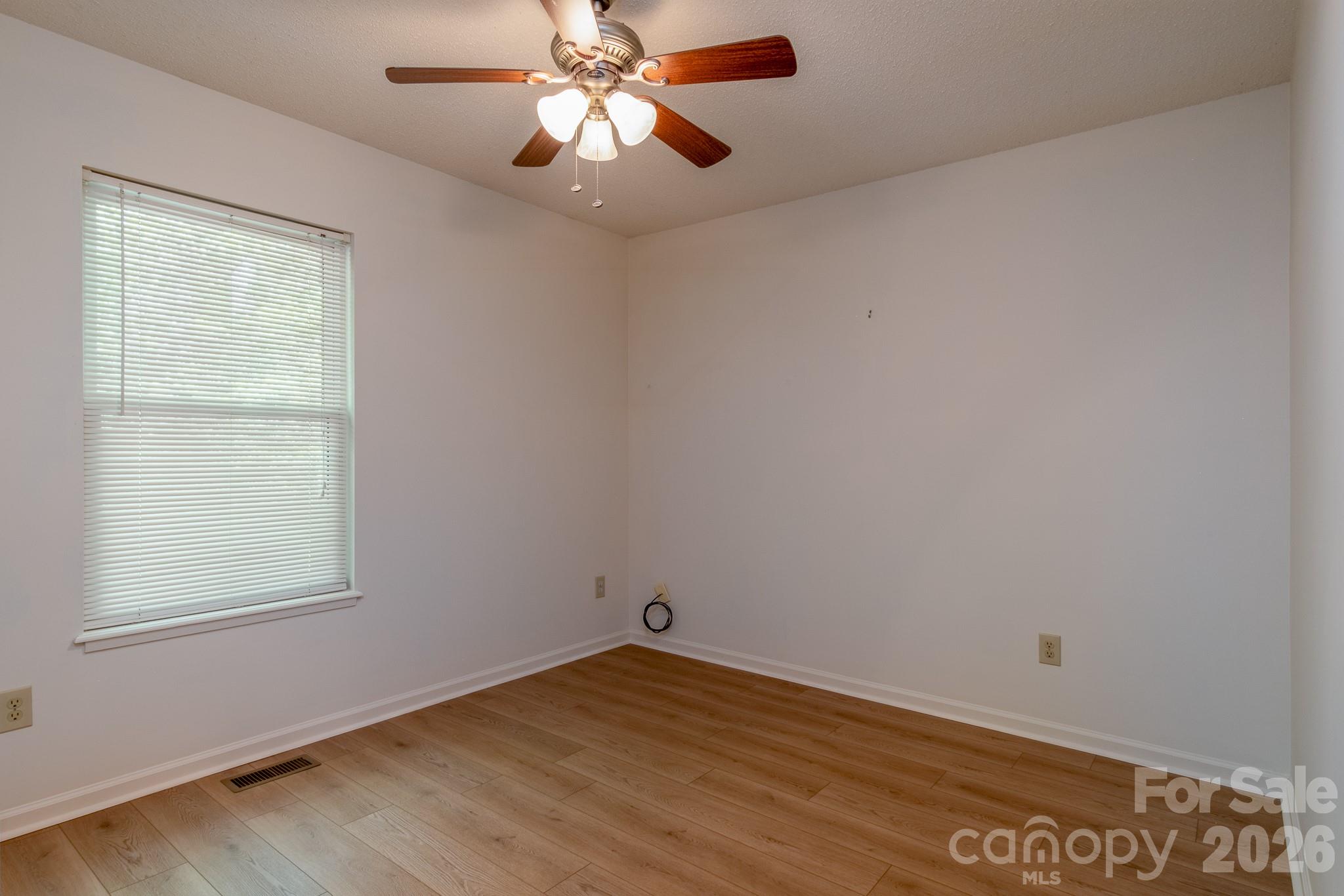 304 Emerald Hills Drive Unit: 14