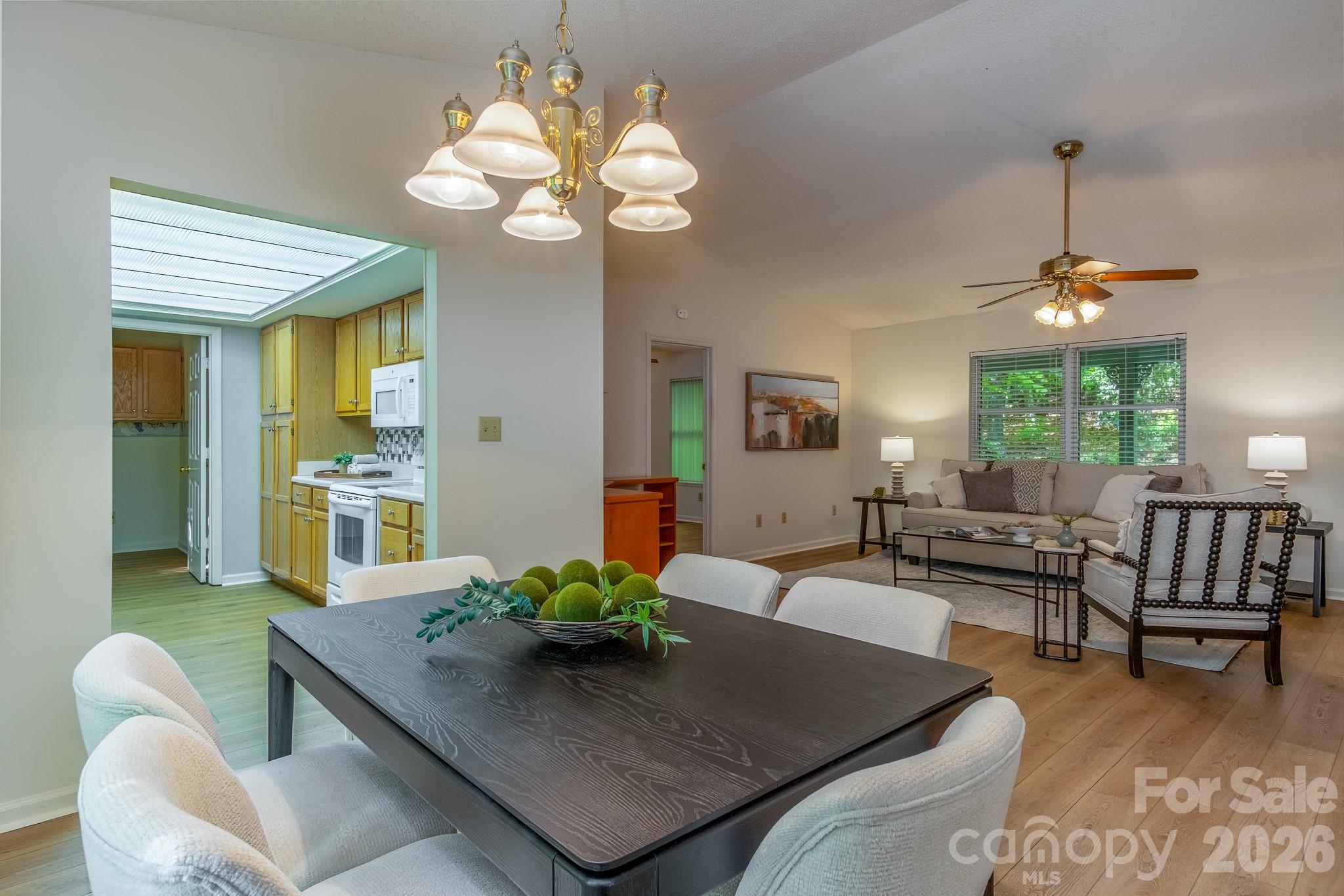 304 Emerald Hills Drive Unit: 14