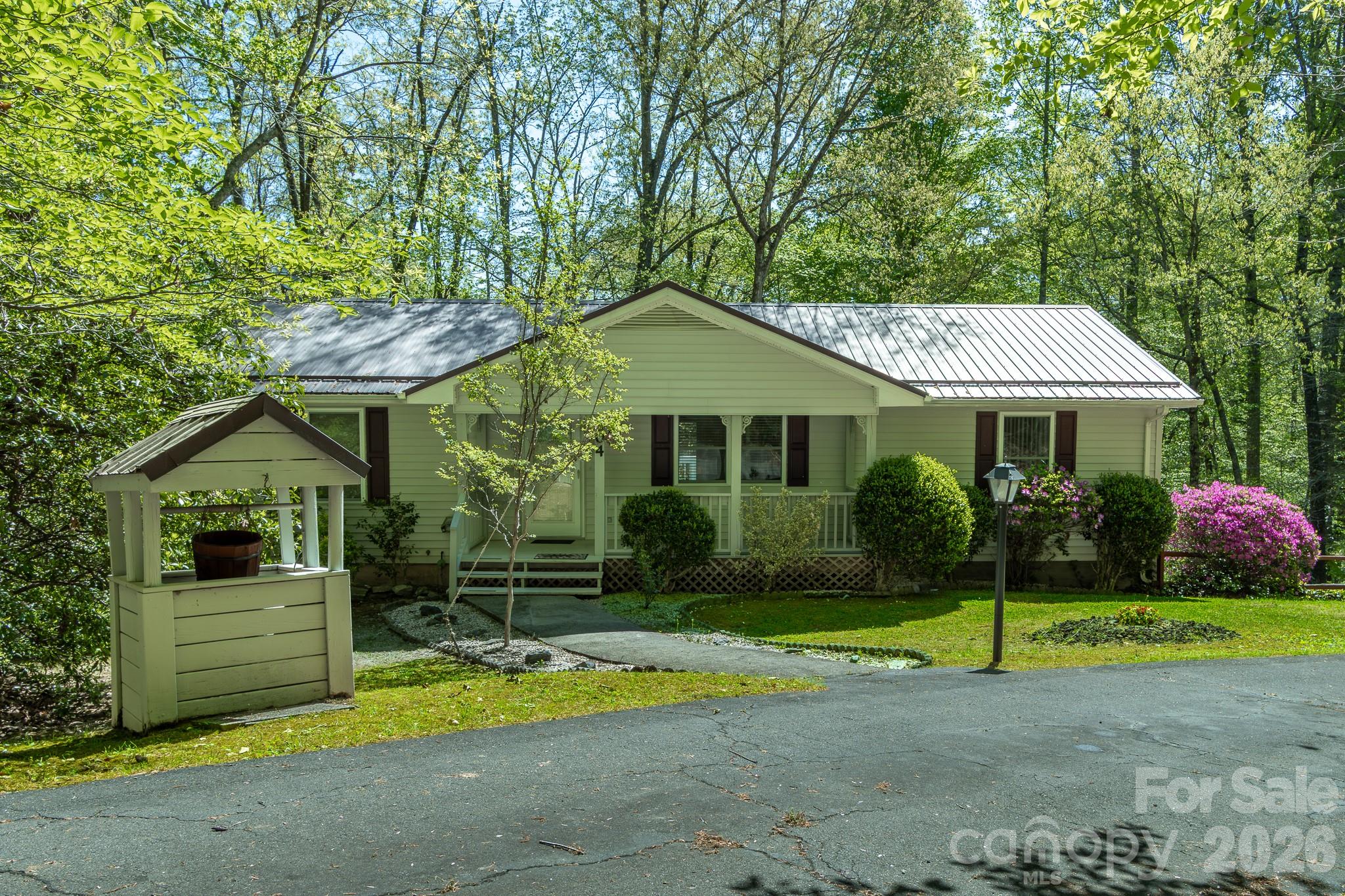 304 Emerald Hills Drive Unit: 14