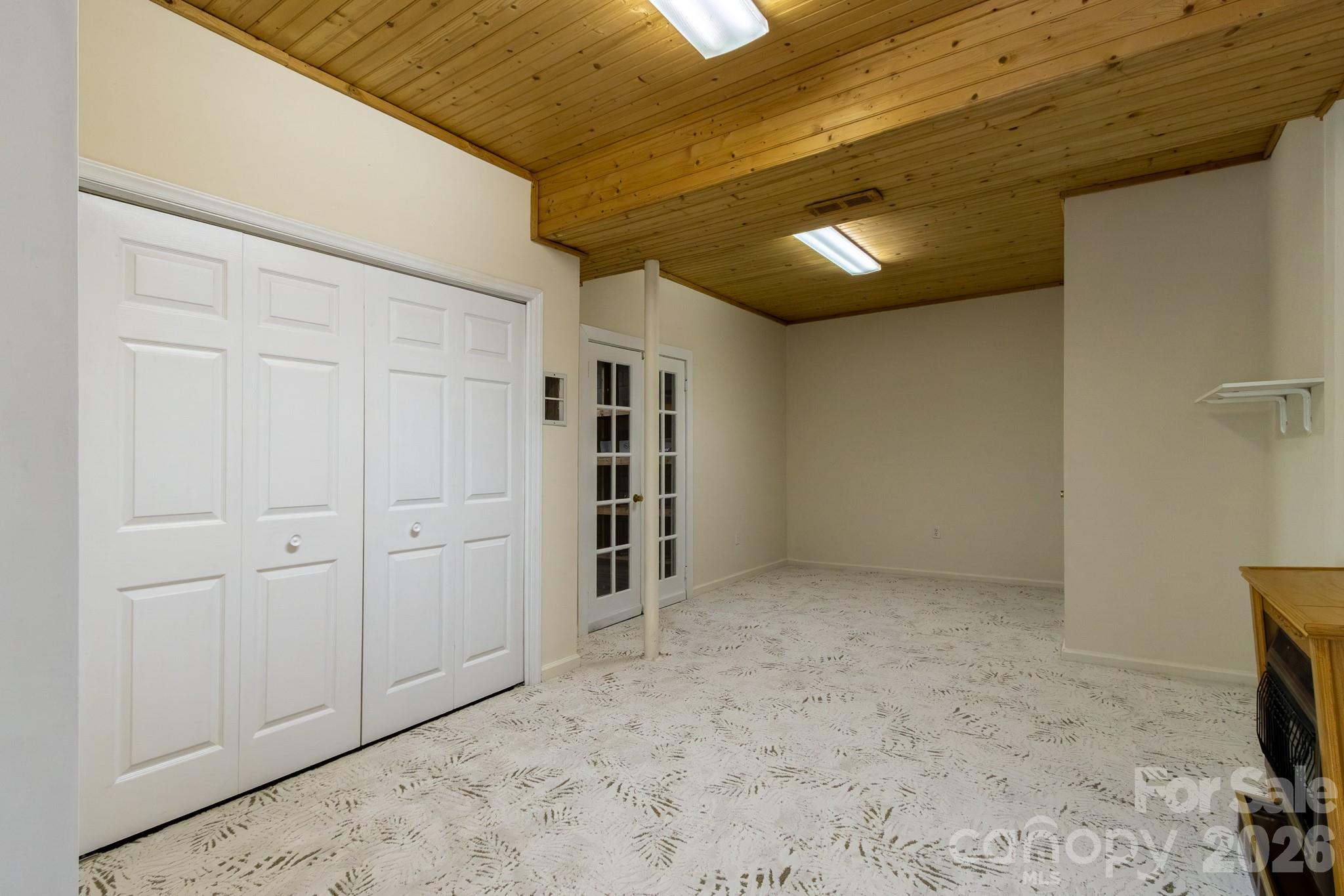 304 Emerald Hills Drive Unit: 14