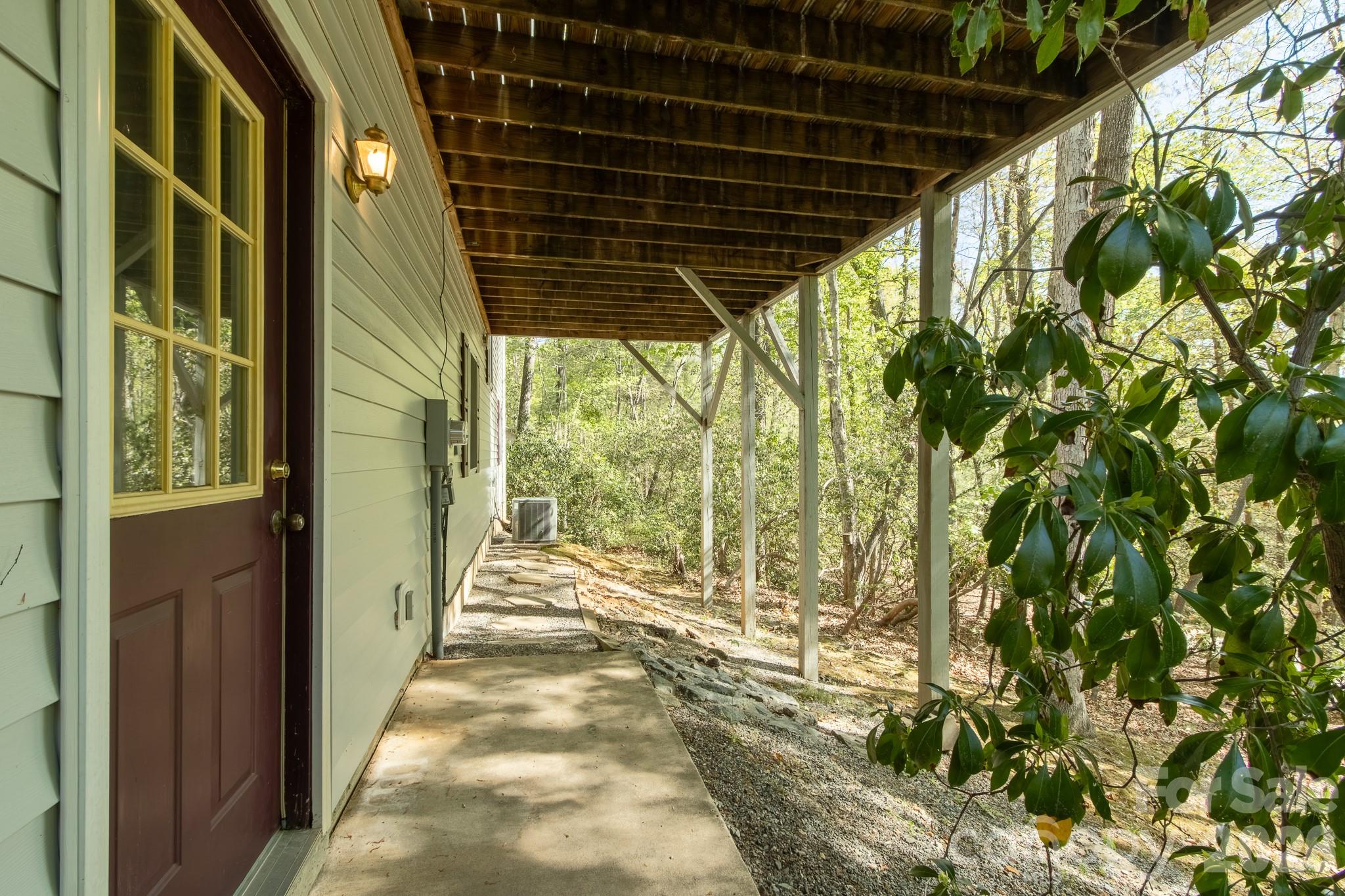 304 Emerald Hills Drive Unit: 14