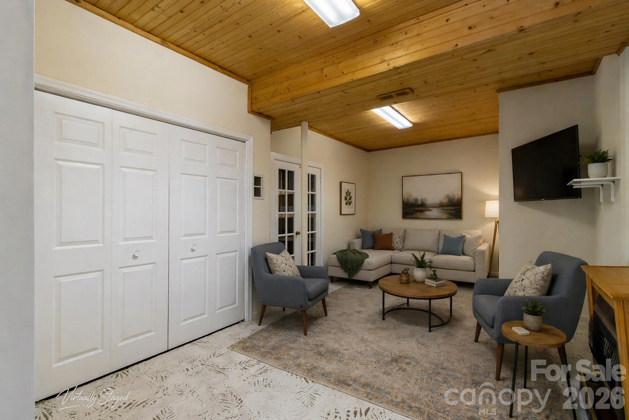 304 Emerald Hills Drive Unit: 14