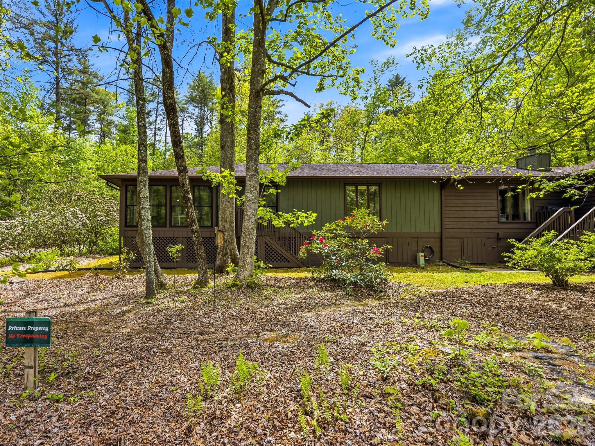 348 Surrey Lane