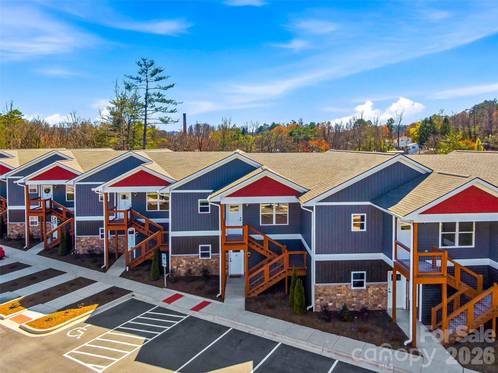 143 Carver Street Unit: 1