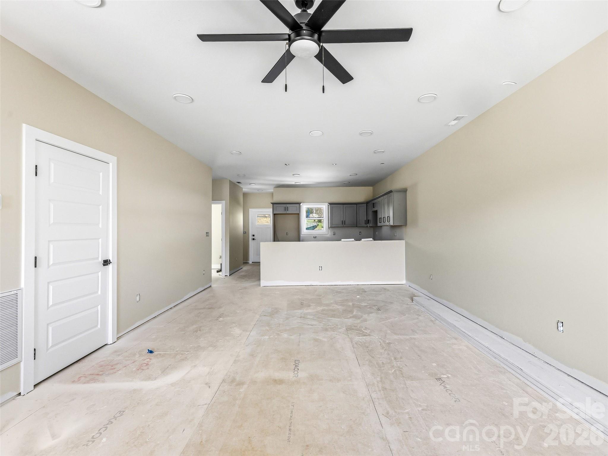 143 Carver Street Unit: 1