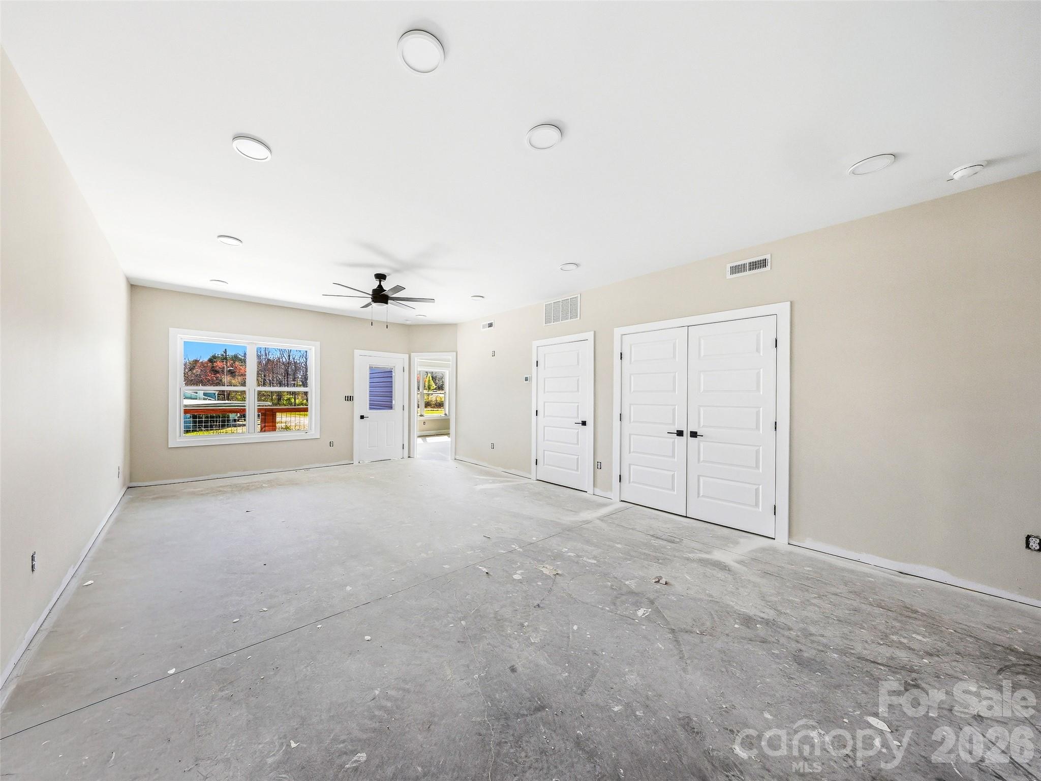 143 Carver Street Unit: 1