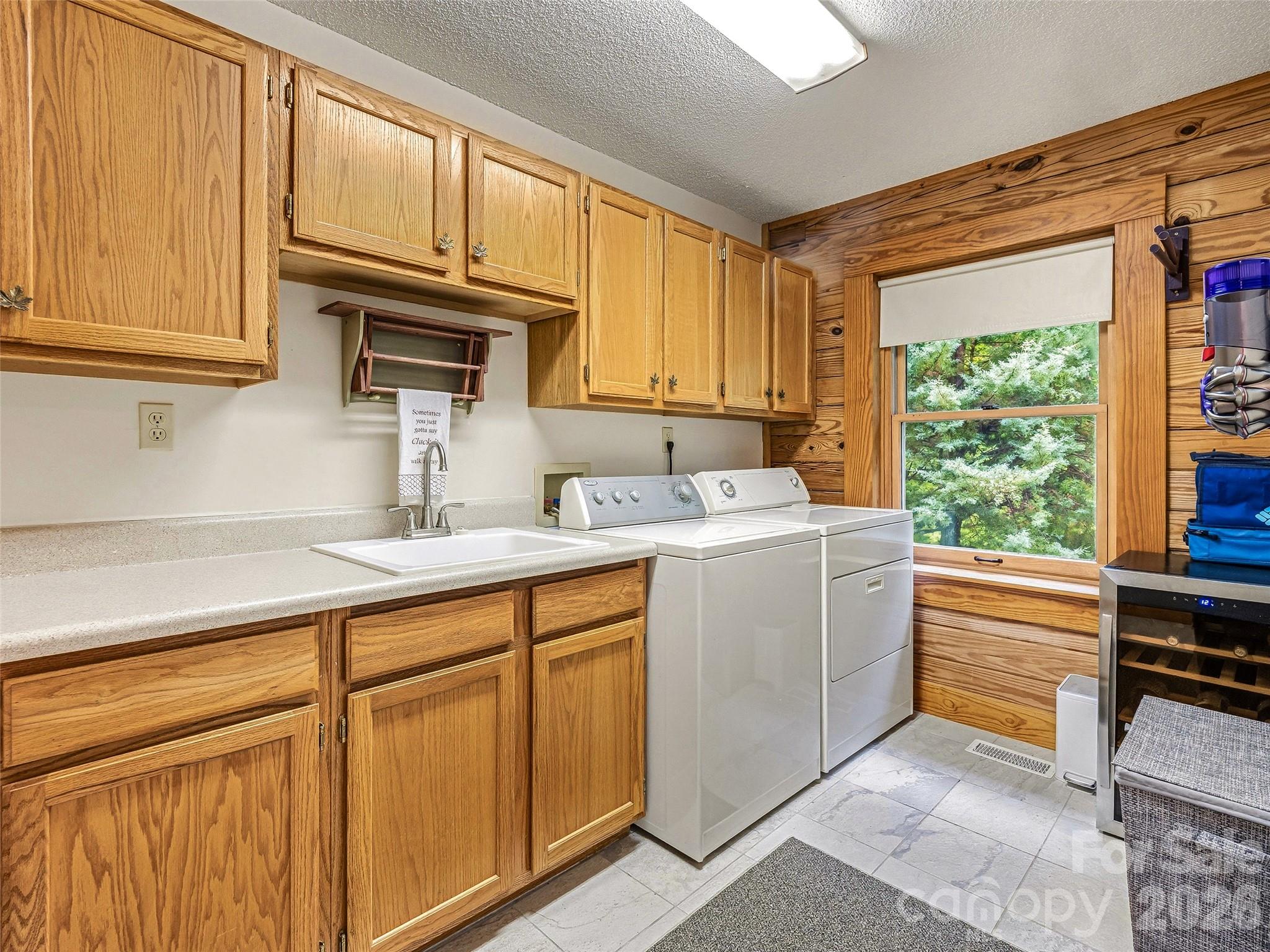 280 Laurel Creek