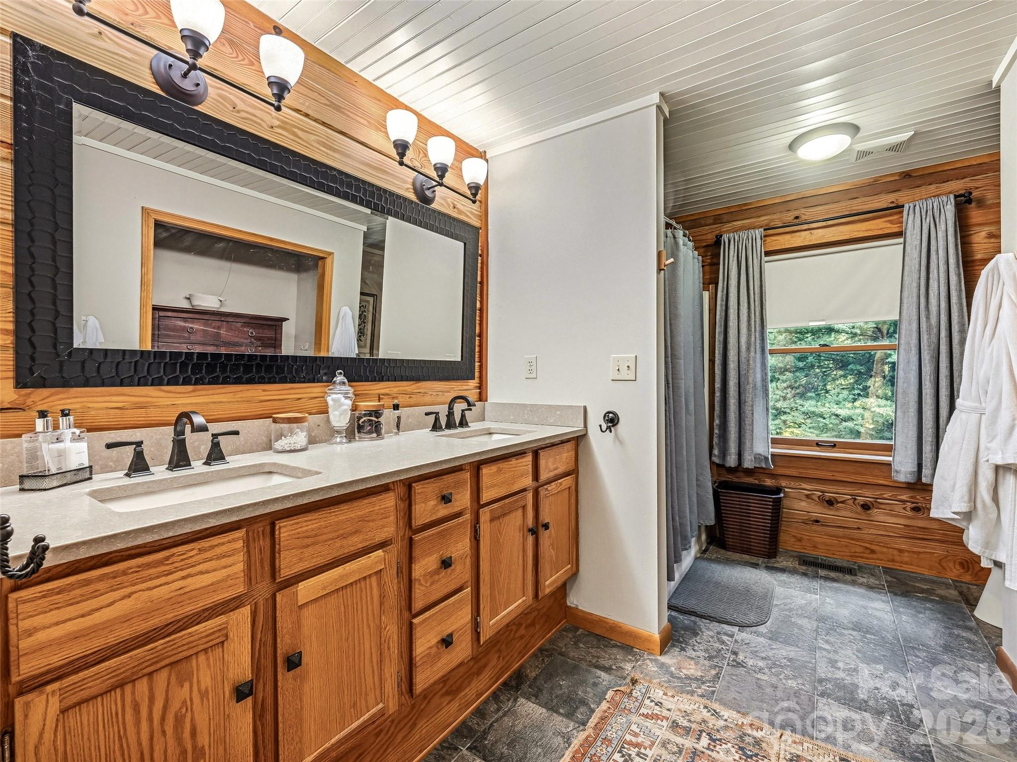 280 Laurel Creek
