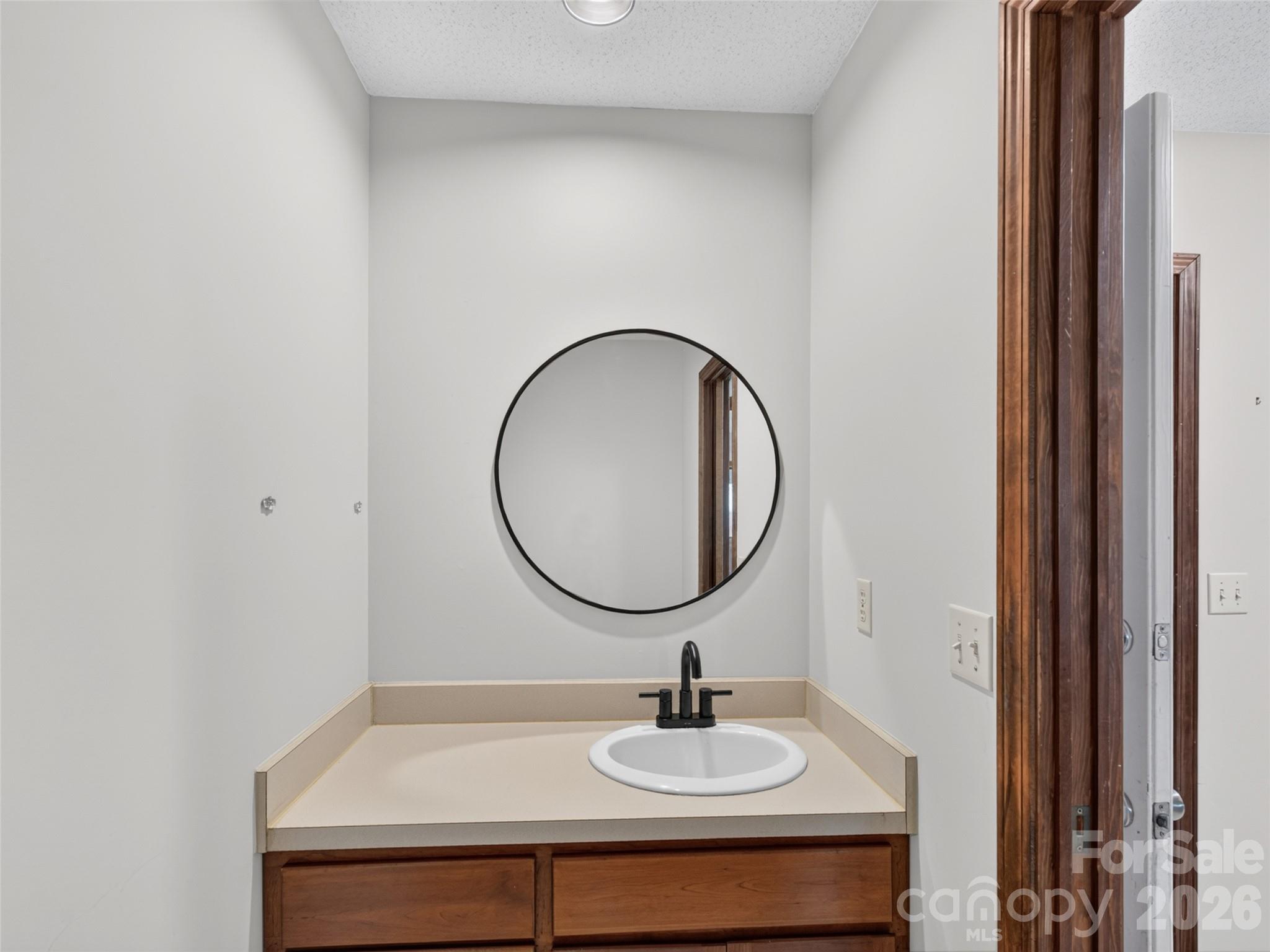172 Clock Crest Drive